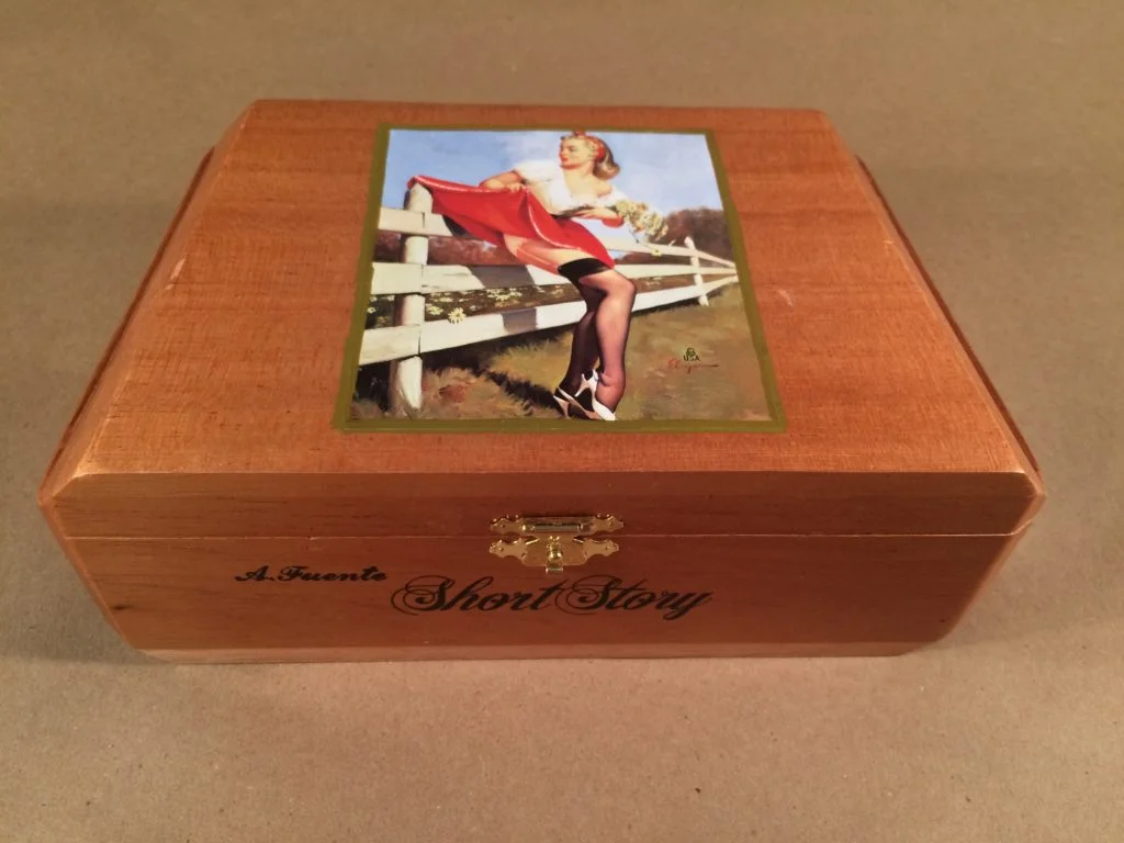 Pin Up Cigar Box 1..2.jpg