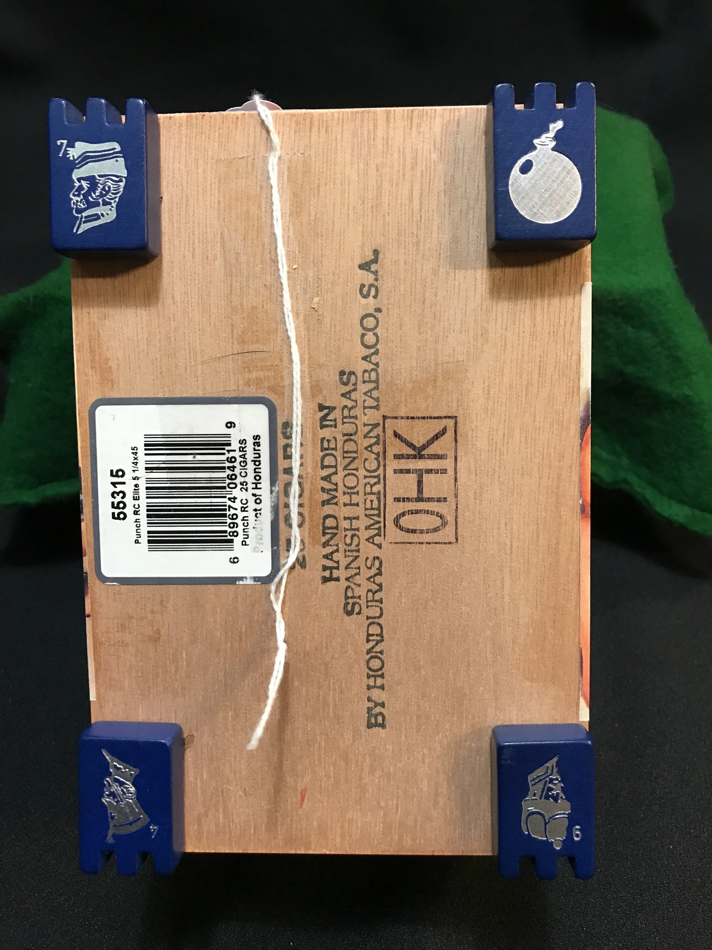 Pin Up Cigar Box 2.6.JPG