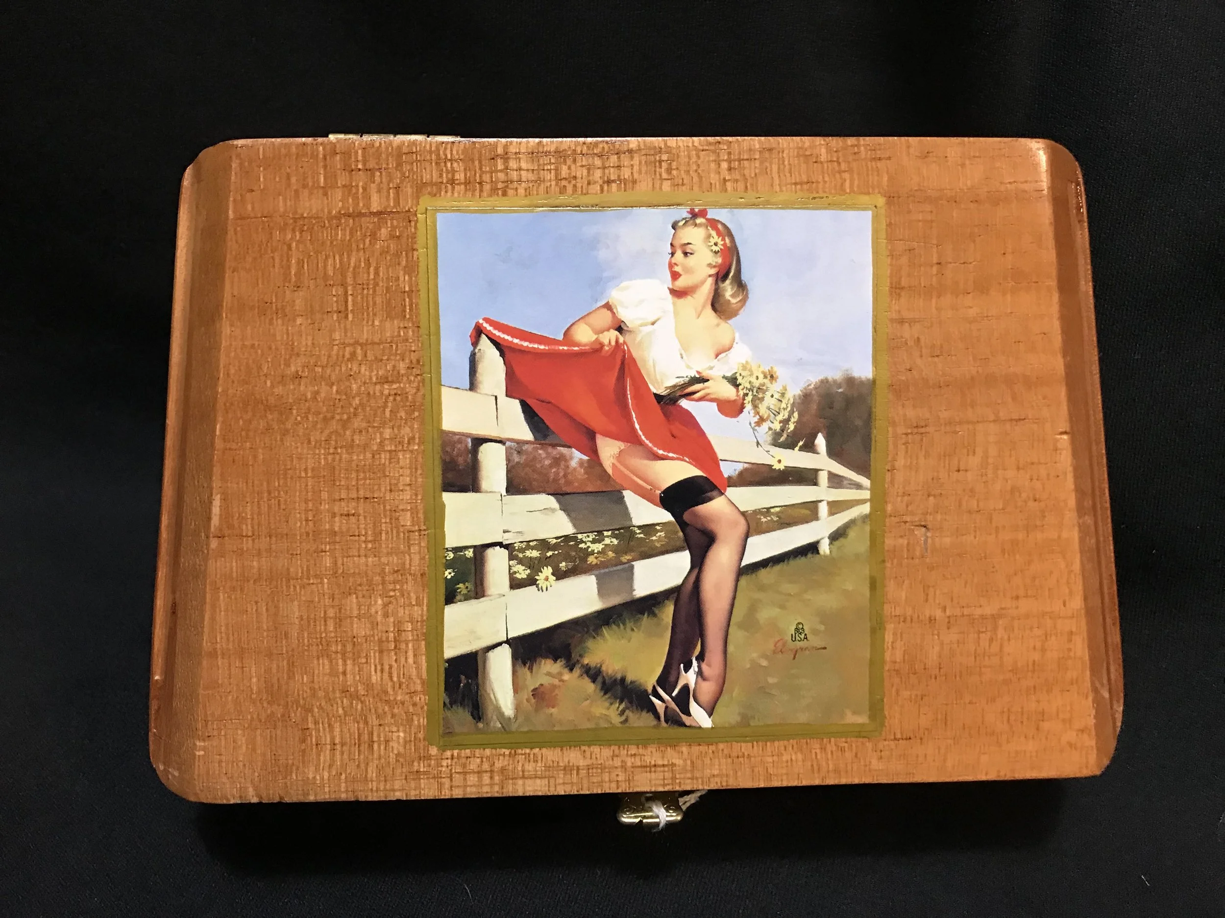 Pin Up Cigar Box 3