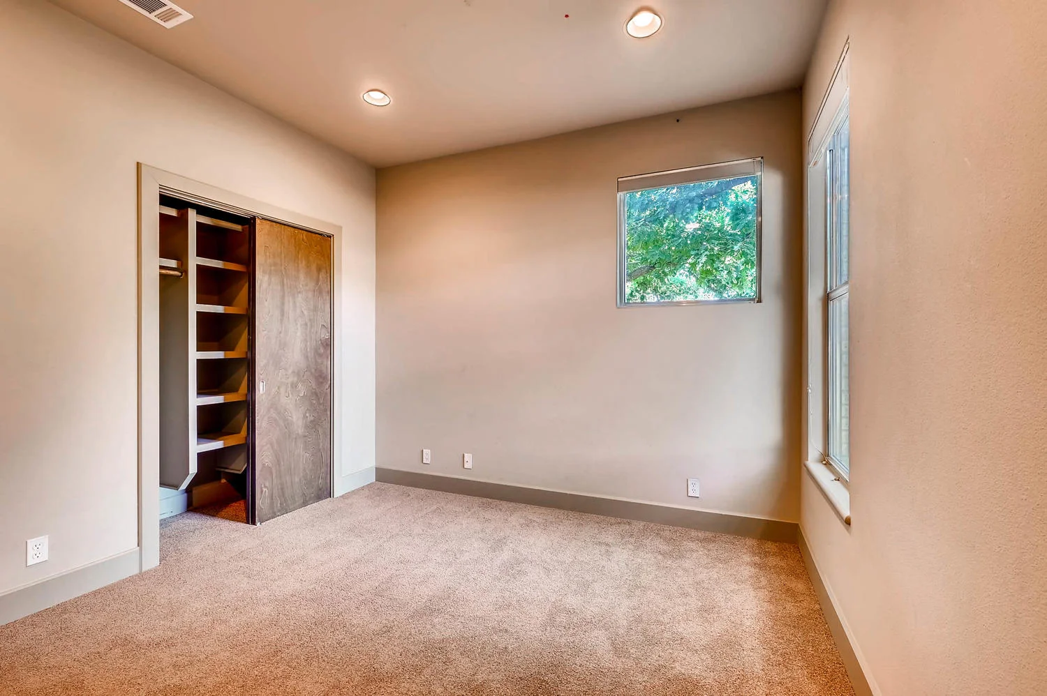 1100 Upland Austin TX 78741-large-023-33-Bedroom-1500x998-72dpi.jpg