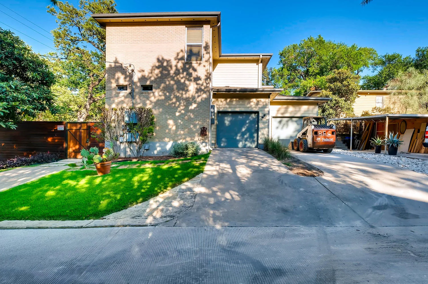 1100 Upland Austin TX 78741-large-027-26-Exterior Rear-1500x998-72dpi.jpg
