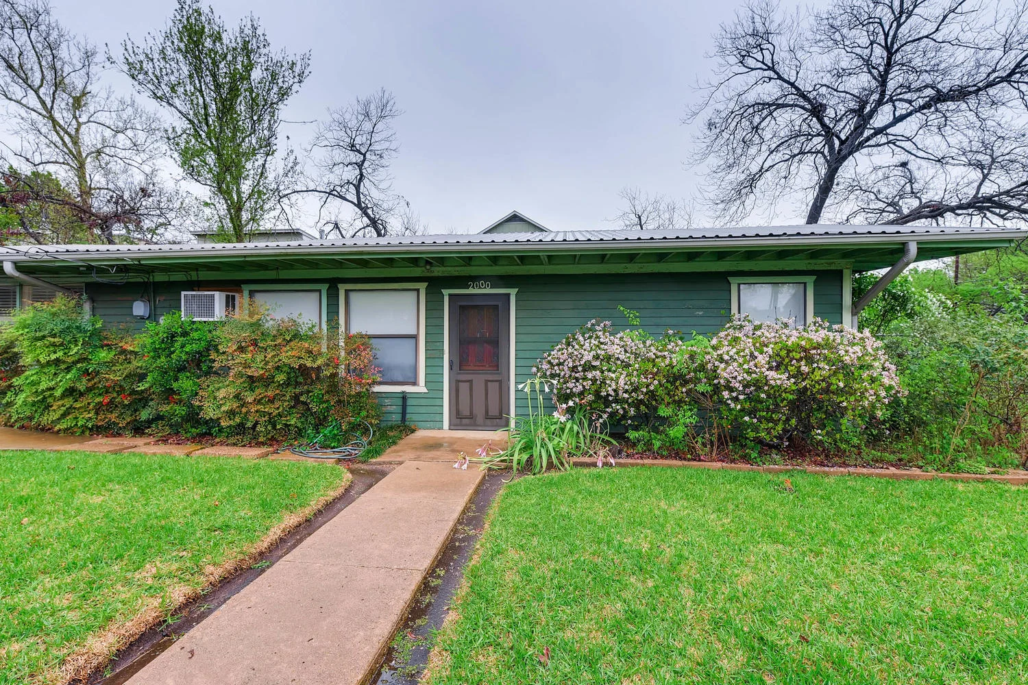 2000 Peach Tree St Austin TX-large-004-9-Exterior Front Entry-1500x1000-72dpi.jpg