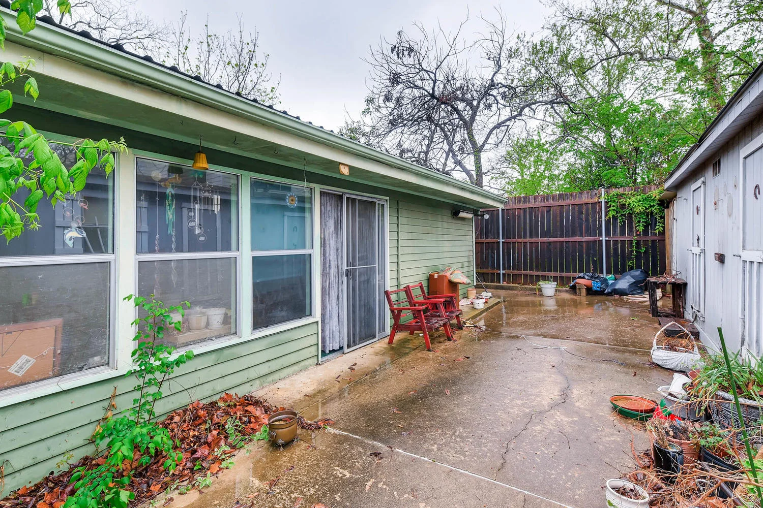 2000 Peach Tree St Austin TX-large-006-5-Patio-1500x1000-72dpi.jpg