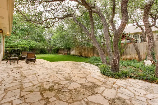 3305 Avenal Austin TX 78738-small-024-14-Patio-666x444-72dpi.jpg