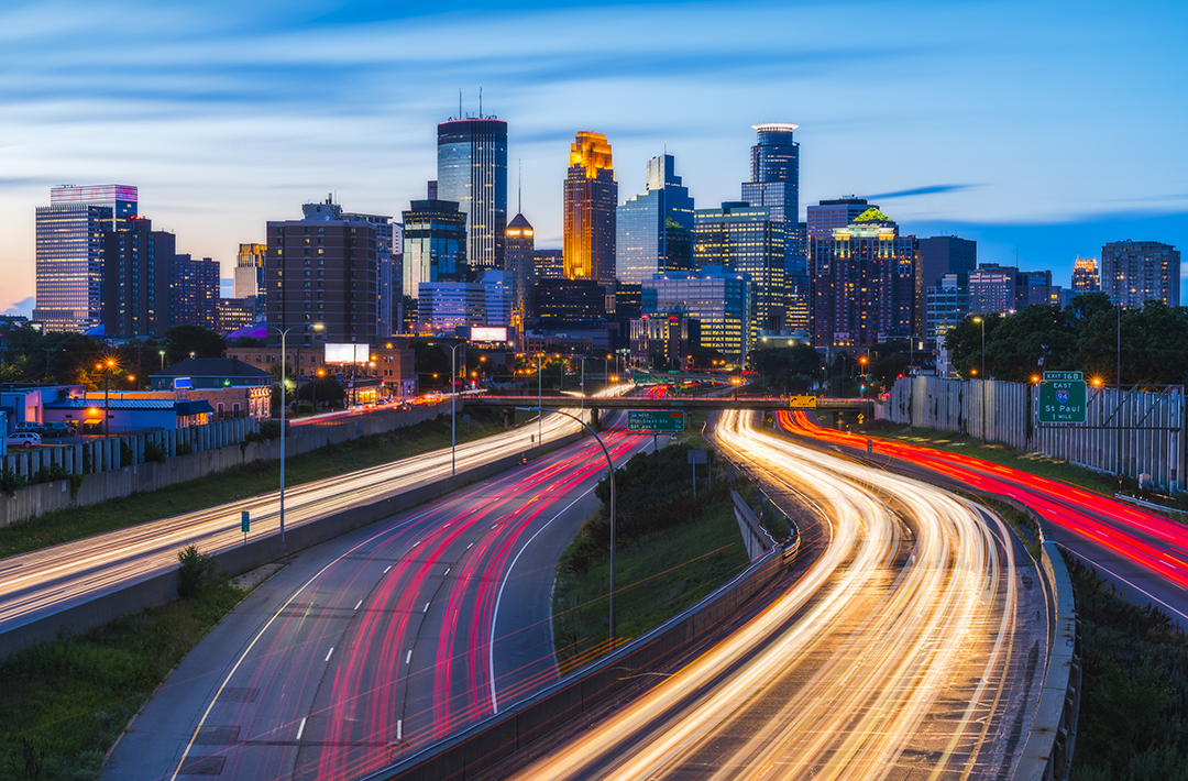 Commuters_Minneapolis_723108490_sm.png