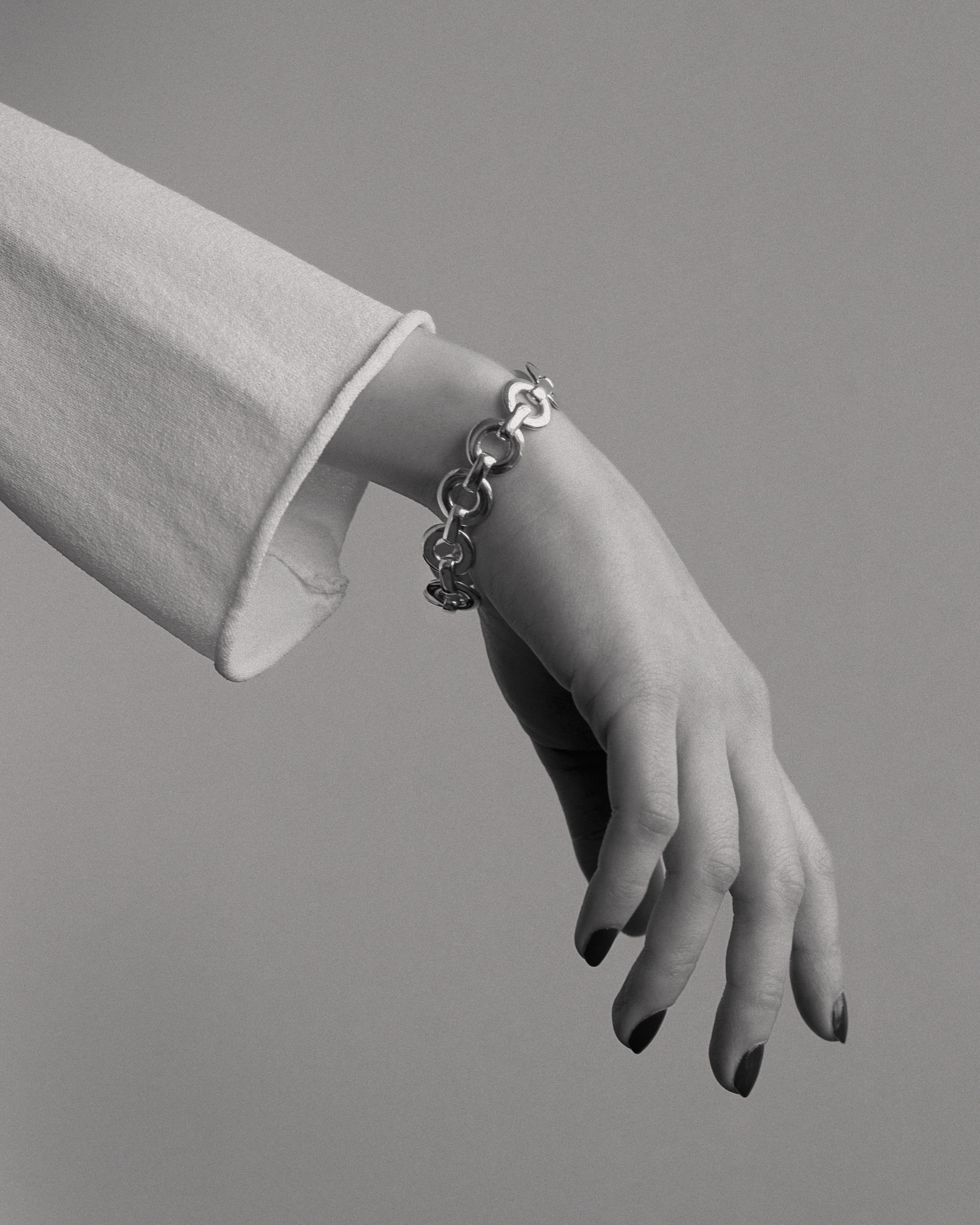 CircleDropBracelet_onfig.jpg