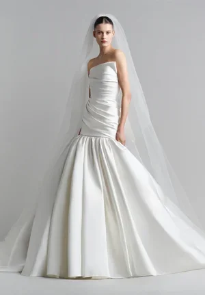 ELIESAAB_BRIDALSS27_LOOK6.webp