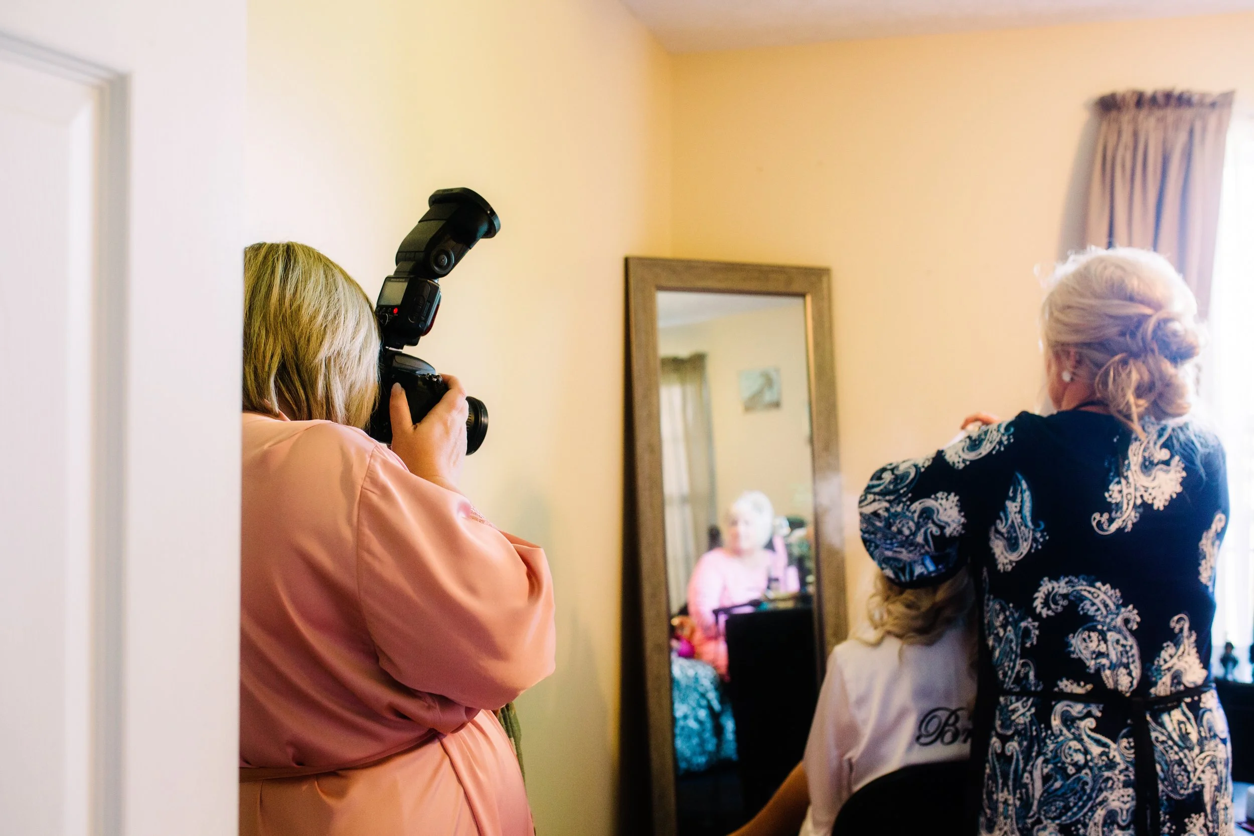 GETTING READY-SHUTTER  BLOOM PHOTOGRAPHY-12.jpg