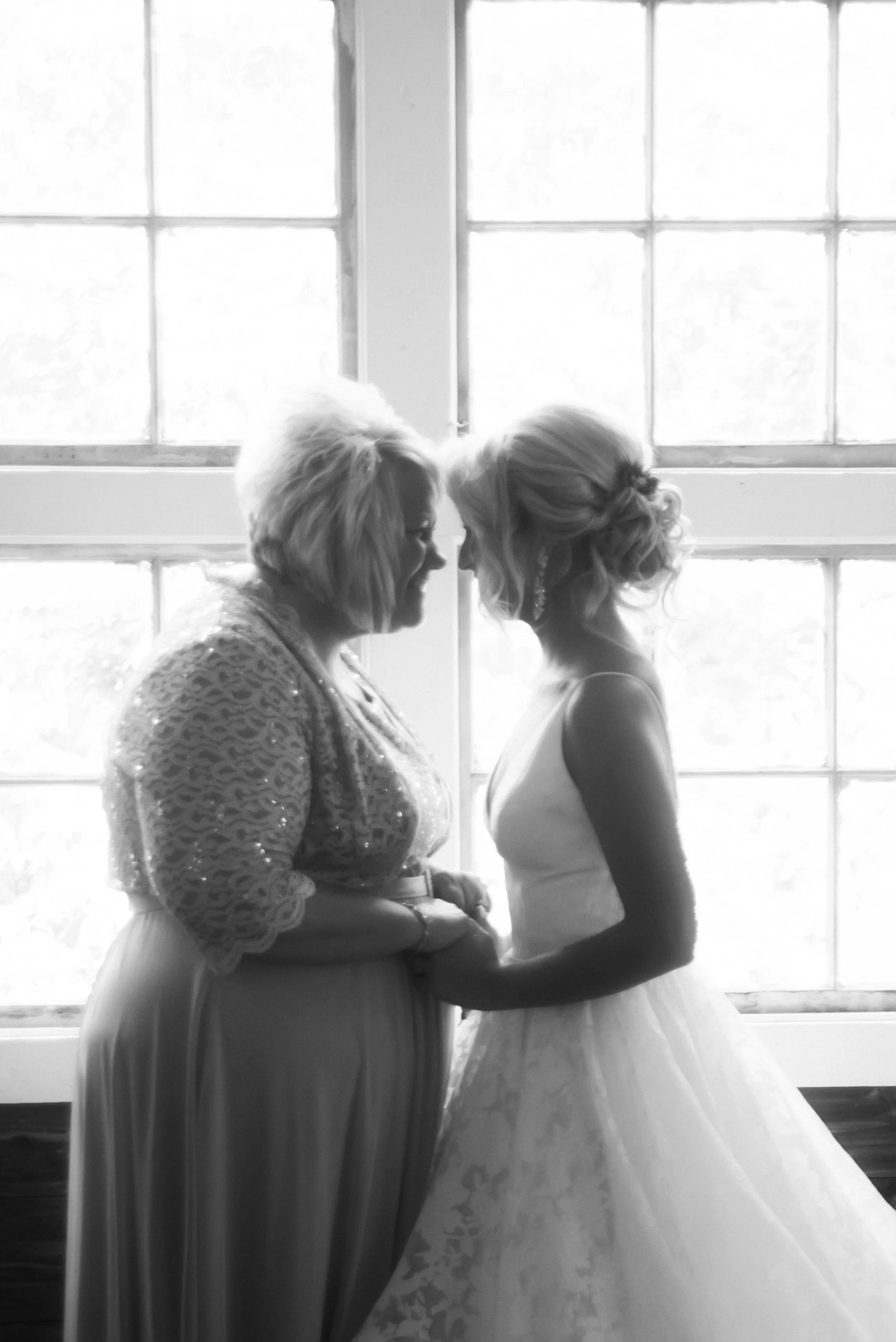 GETTING READY-SHUTTER  BLOOM PHOTOGRAPHY-57.jpg