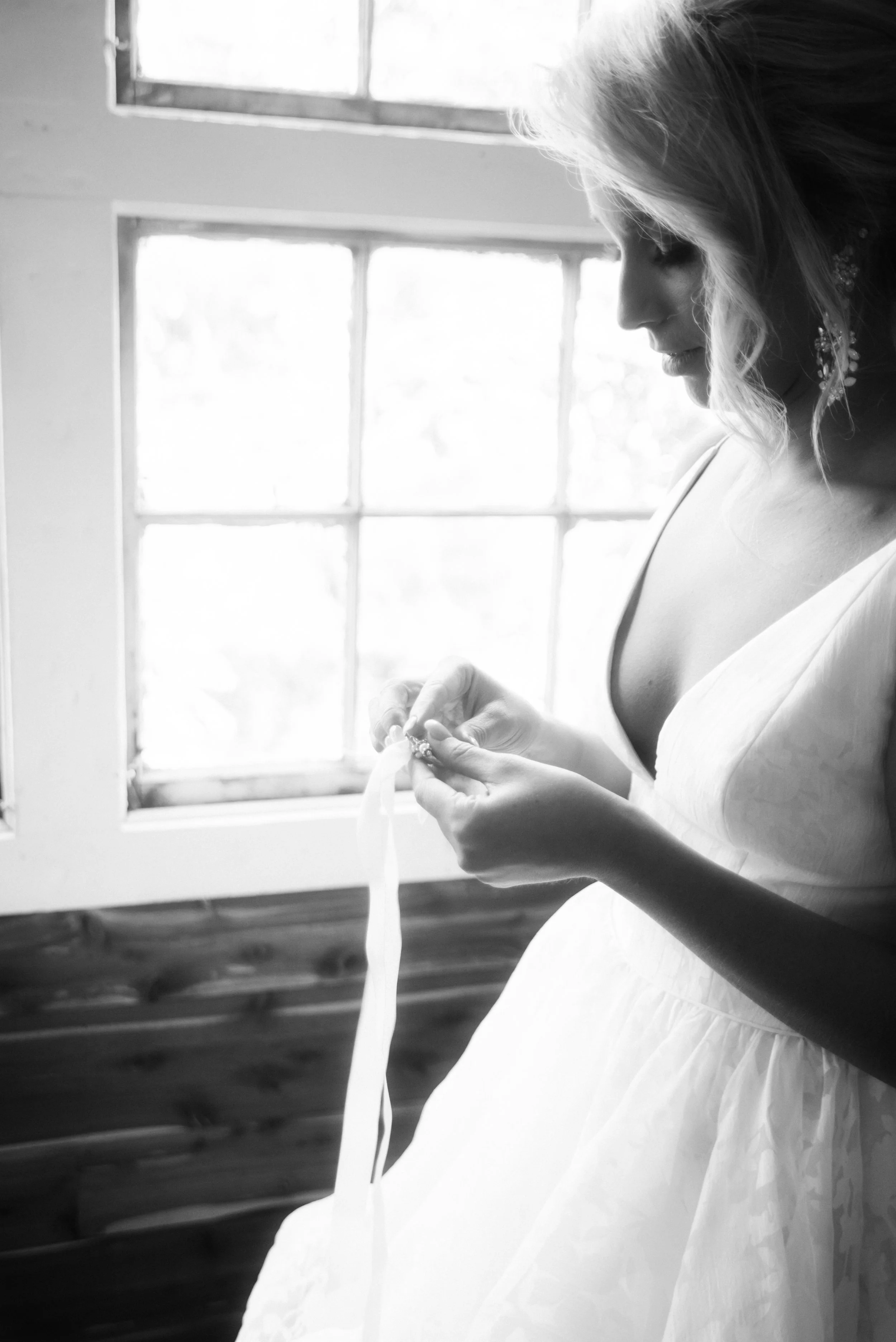 GETTING READY-SHUTTER  BLOOM PHOTOGRAPHY-59.jpg