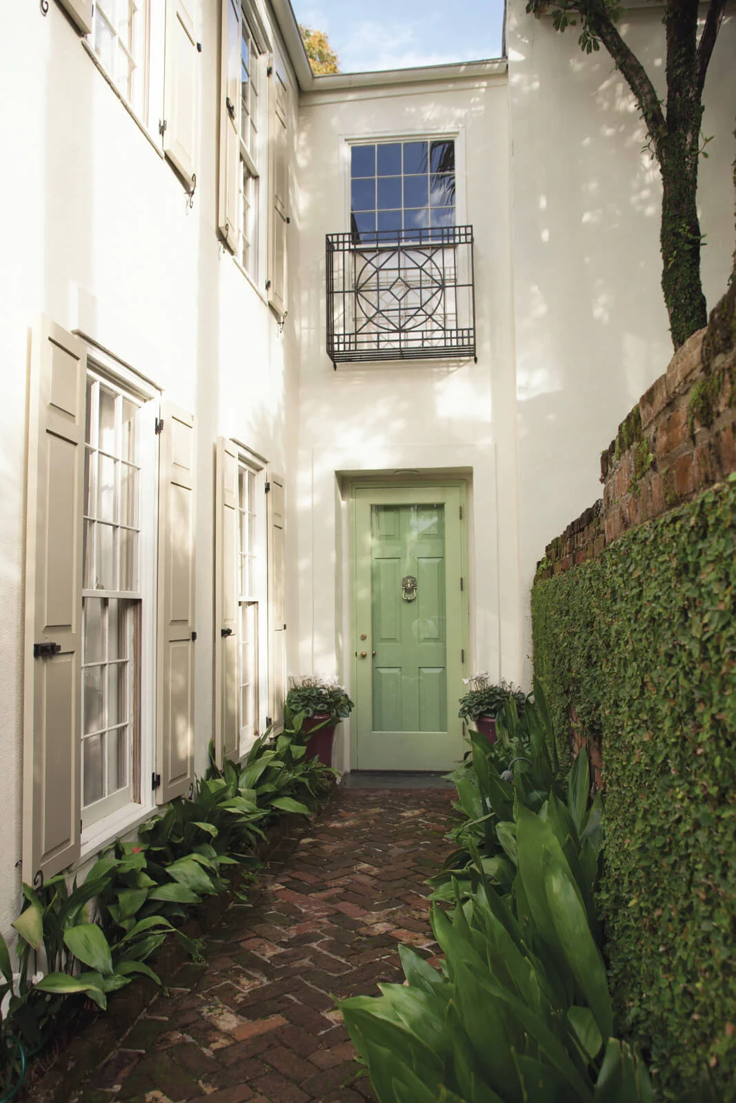 Cream_Exterior_with_Green_Door.jpg