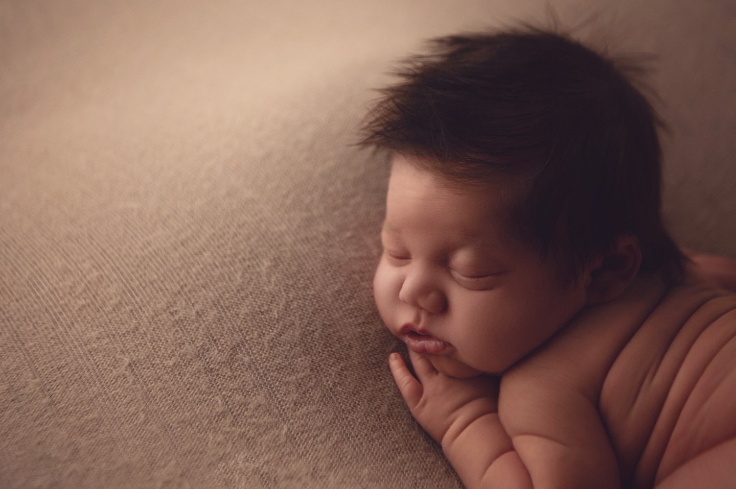Just 12 days old 🤍
These sleepy moments are already changing.  Dundas Newborn Photographer 
Safe &bull; Soft &bull; Timeless 
Booking 2026 due dates 
#newbornposing #NewbornPhotographer #NewbornPhotography #NewbornPhotos #HamiltonNewbornPhotographer