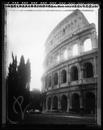 ChrystalNause_2007_ColosseoDiRoma_exterior_Rome_Italy.jpg