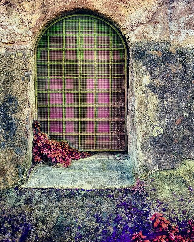 New one from Venice Italy 2020. Shot with fuji x-t3 16-80.#photography #fujixt3 #fineart #fineartphotography #italy #contemporayart #composition #veniceitaly #fujifilmusa #doorsofdistinction #instagood #minimalistart #doorsandwindows_greatshots #door