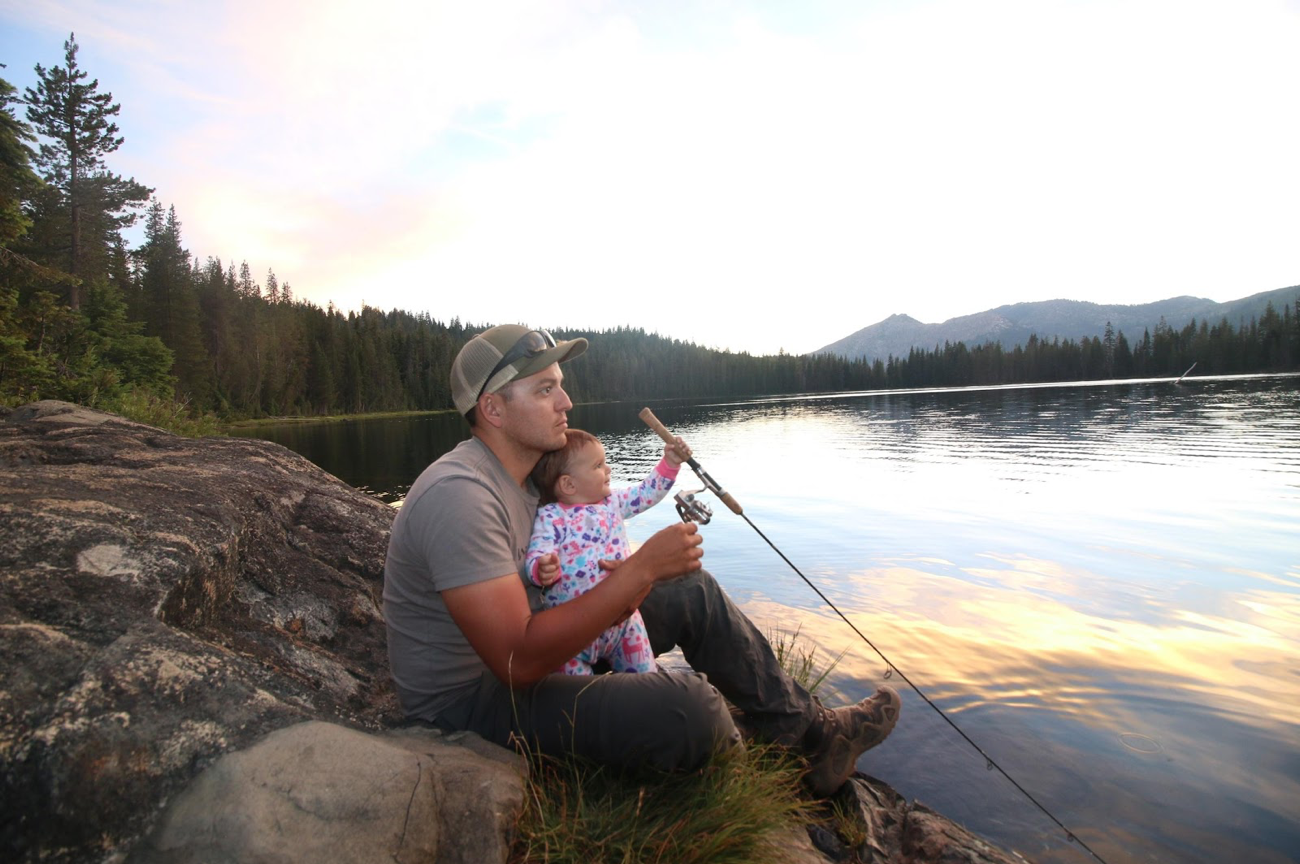 (Dad’s keeping a close eye on that bobber as Emerald plays with the spinning rod)