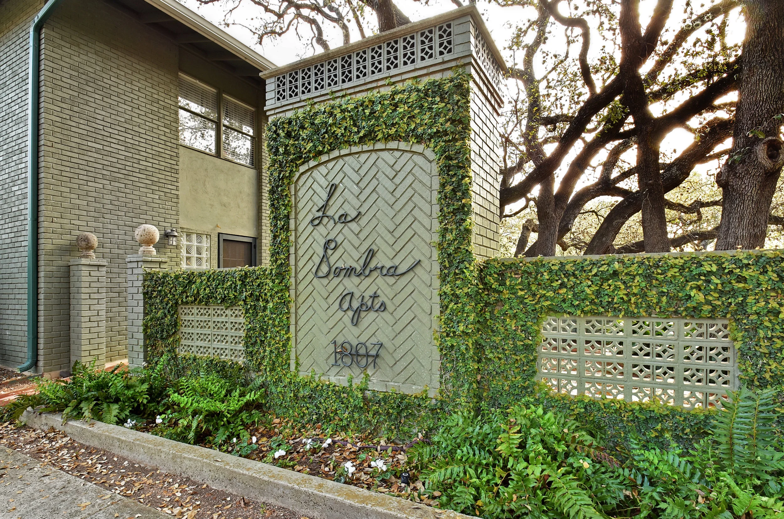 Exterior Front 001.jpg