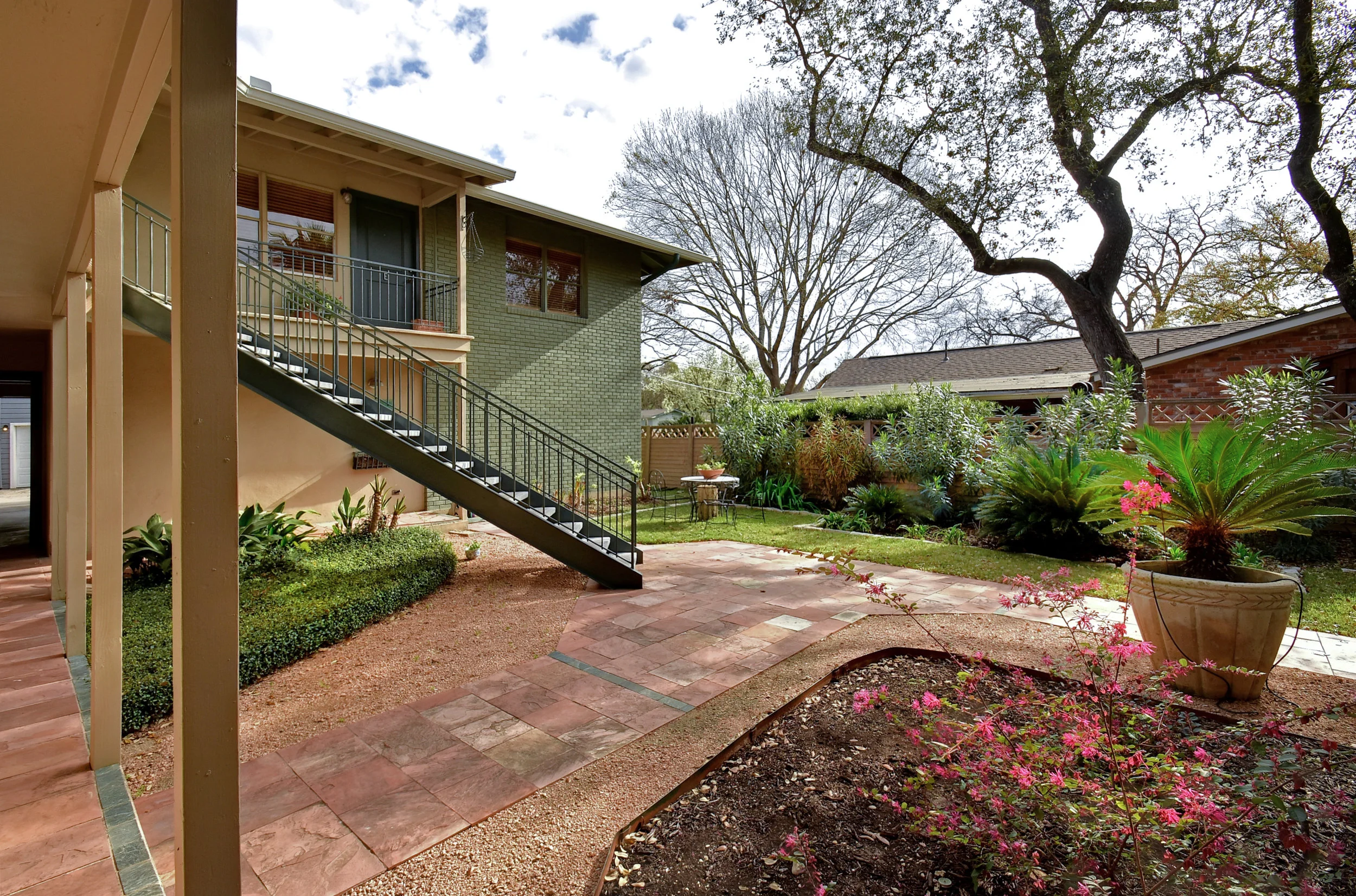 Exterior Front 002.jpg