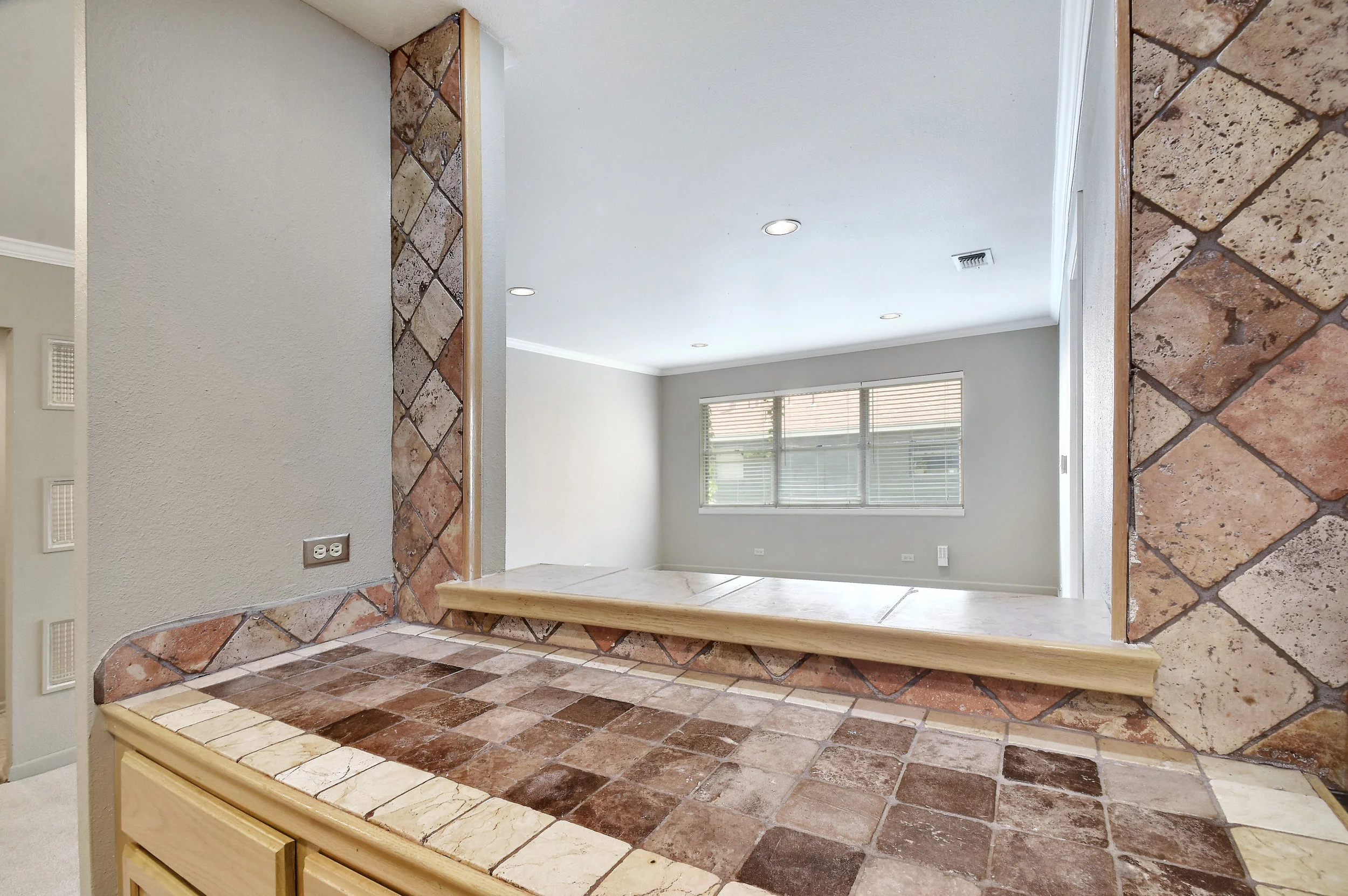 Living Area_010.jpg