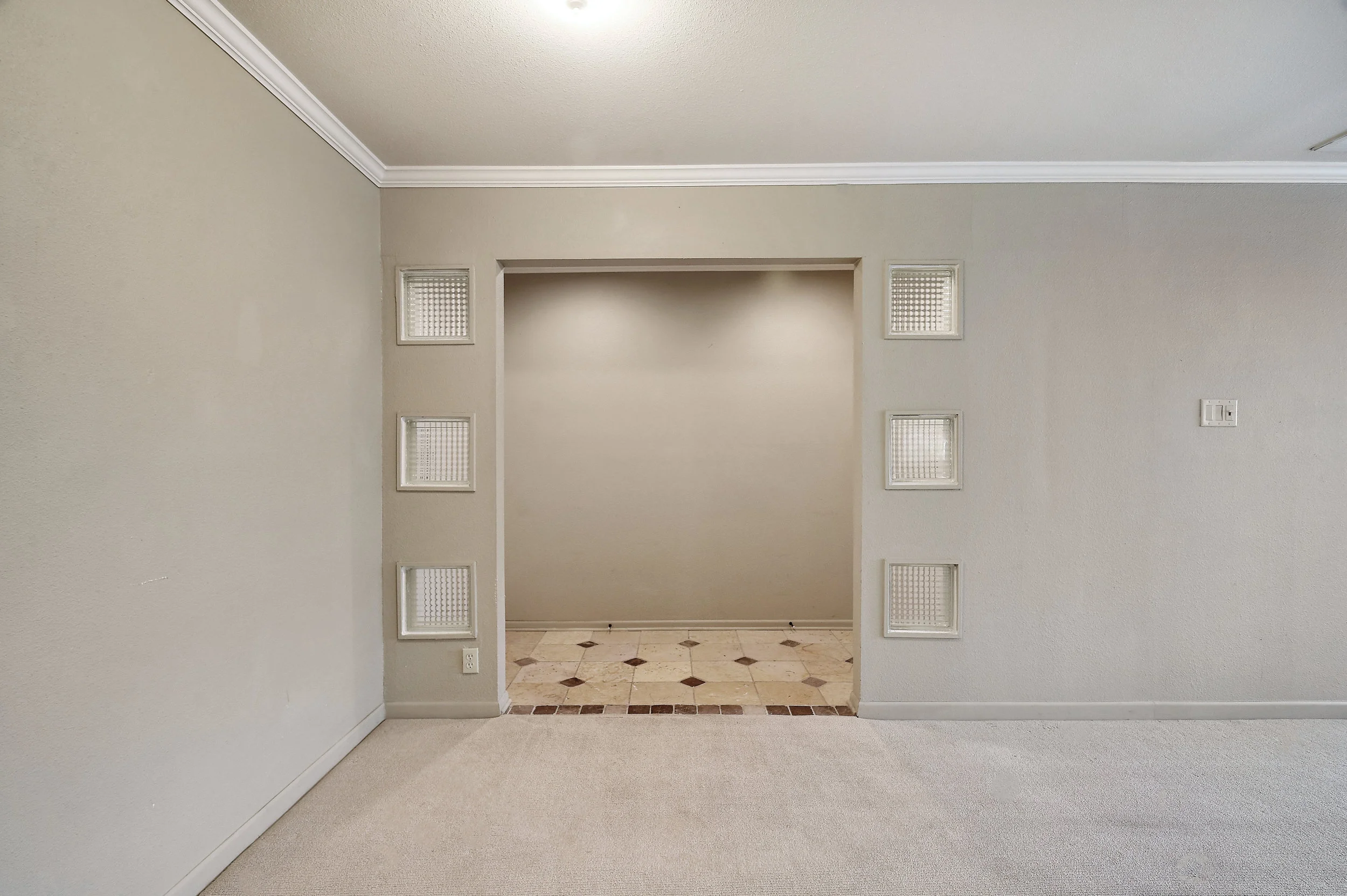 Living Area_011.jpg