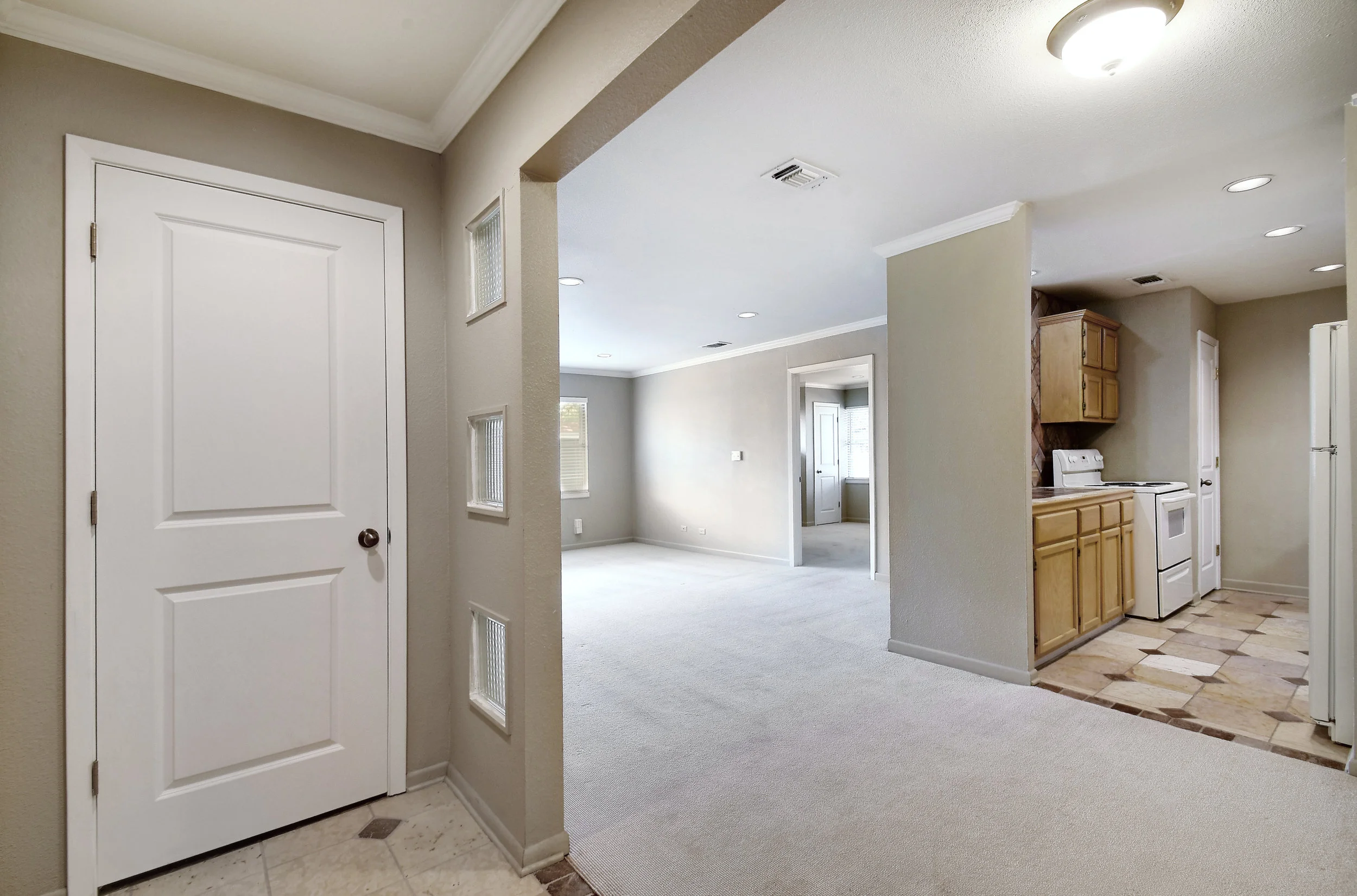 Living Area_012.jpg