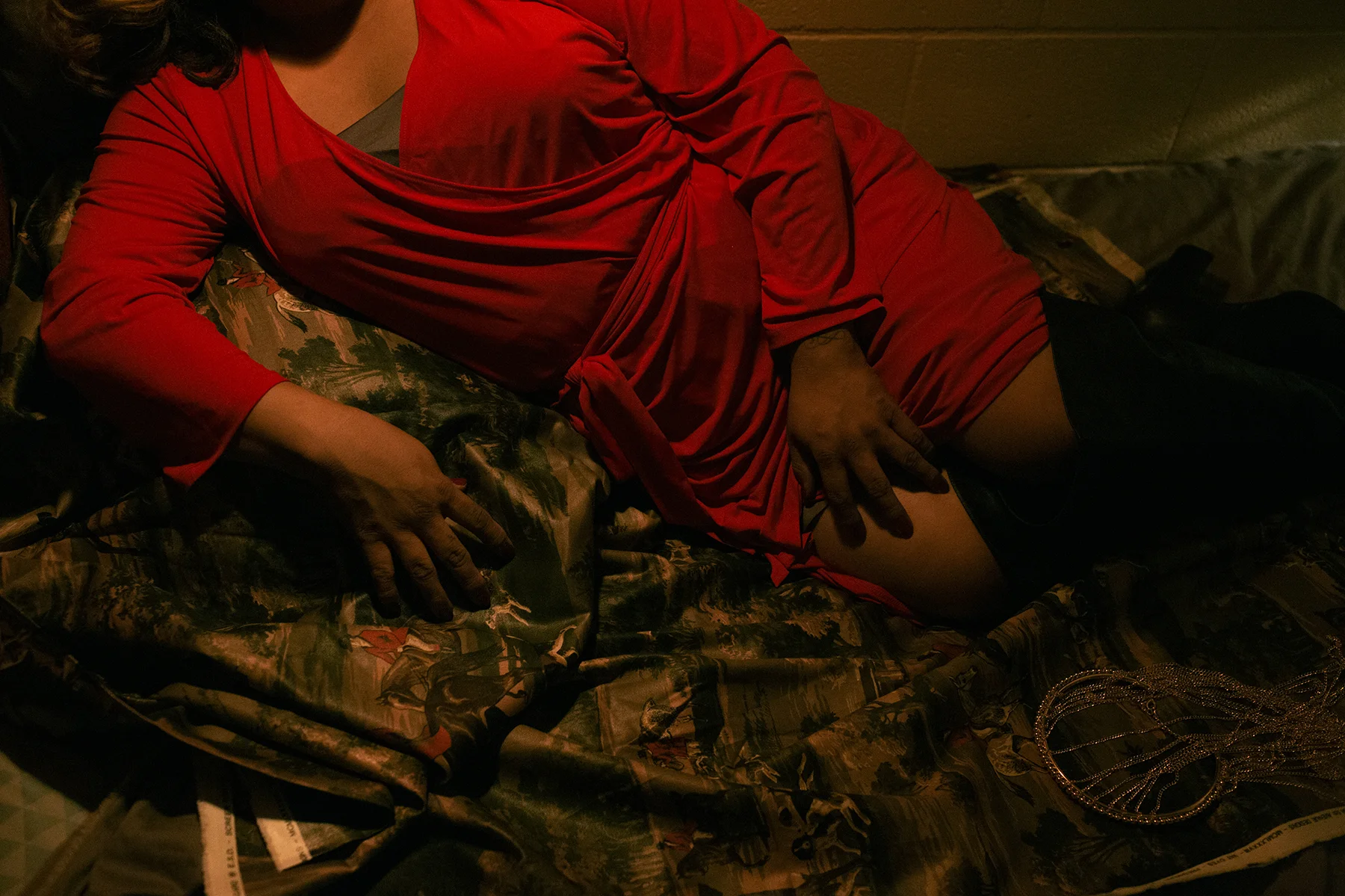 Lo que se ve no se pregunta / What you see you do not ask, by Adriana Monsalve, Laredo, Texas, 2016