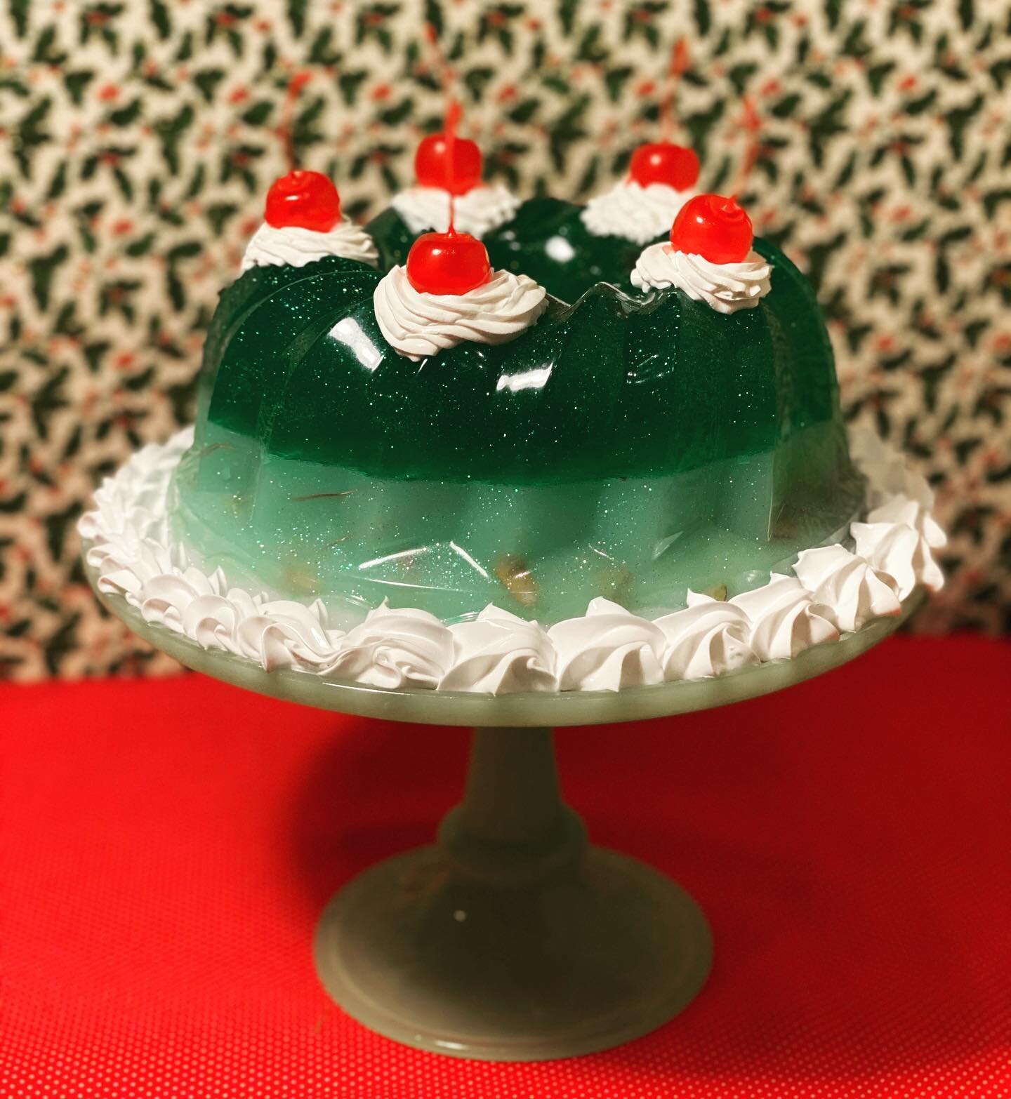 *SOLD* Even if you&rsquo;re a humbug like me, it&rsquo;s hard to resist a Jell-O dessert as pretty as this during the Holidays! This holiday ring is comprised of a mint julep JellO layer over a creamy pistachio pudding platform. Be as creative as you