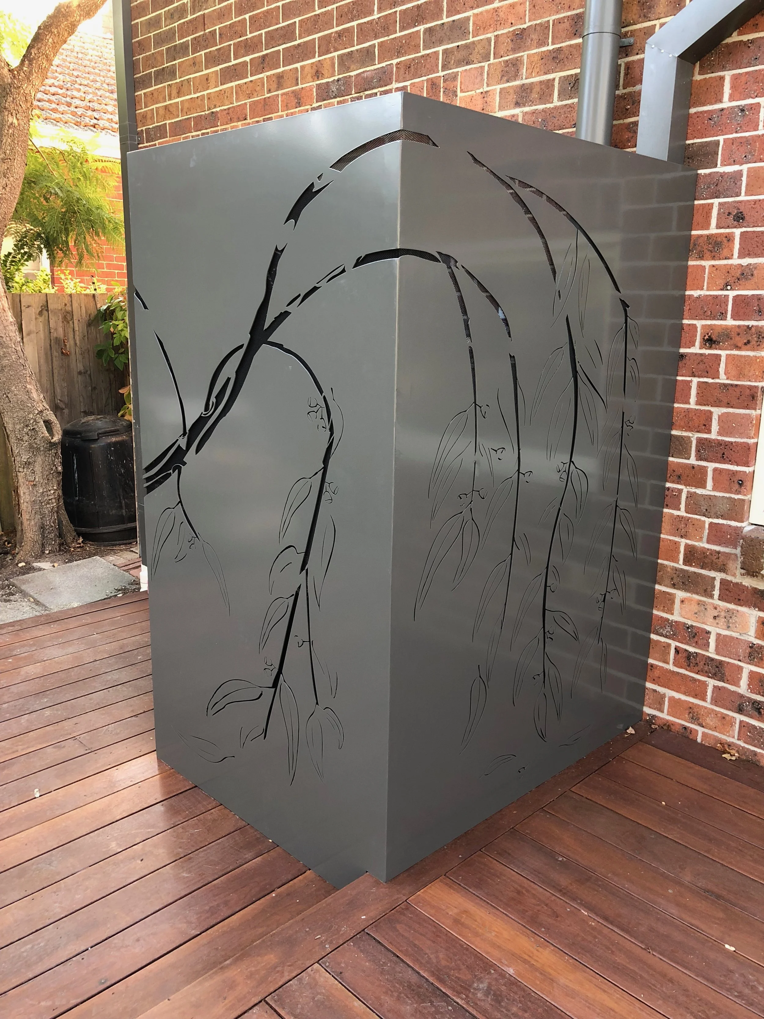 Steel with reclaimed Mismate timber Dimensions L 2100 x W 900 x H 775mm