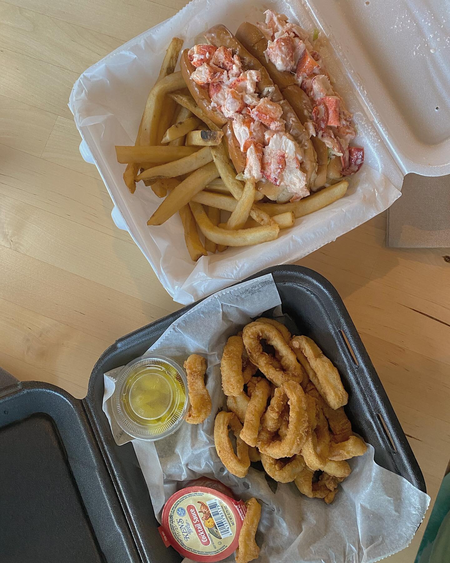 Yummy lobster roll from Easton&rsquo;s Snack Bar 🦞 Perfect little take away box!