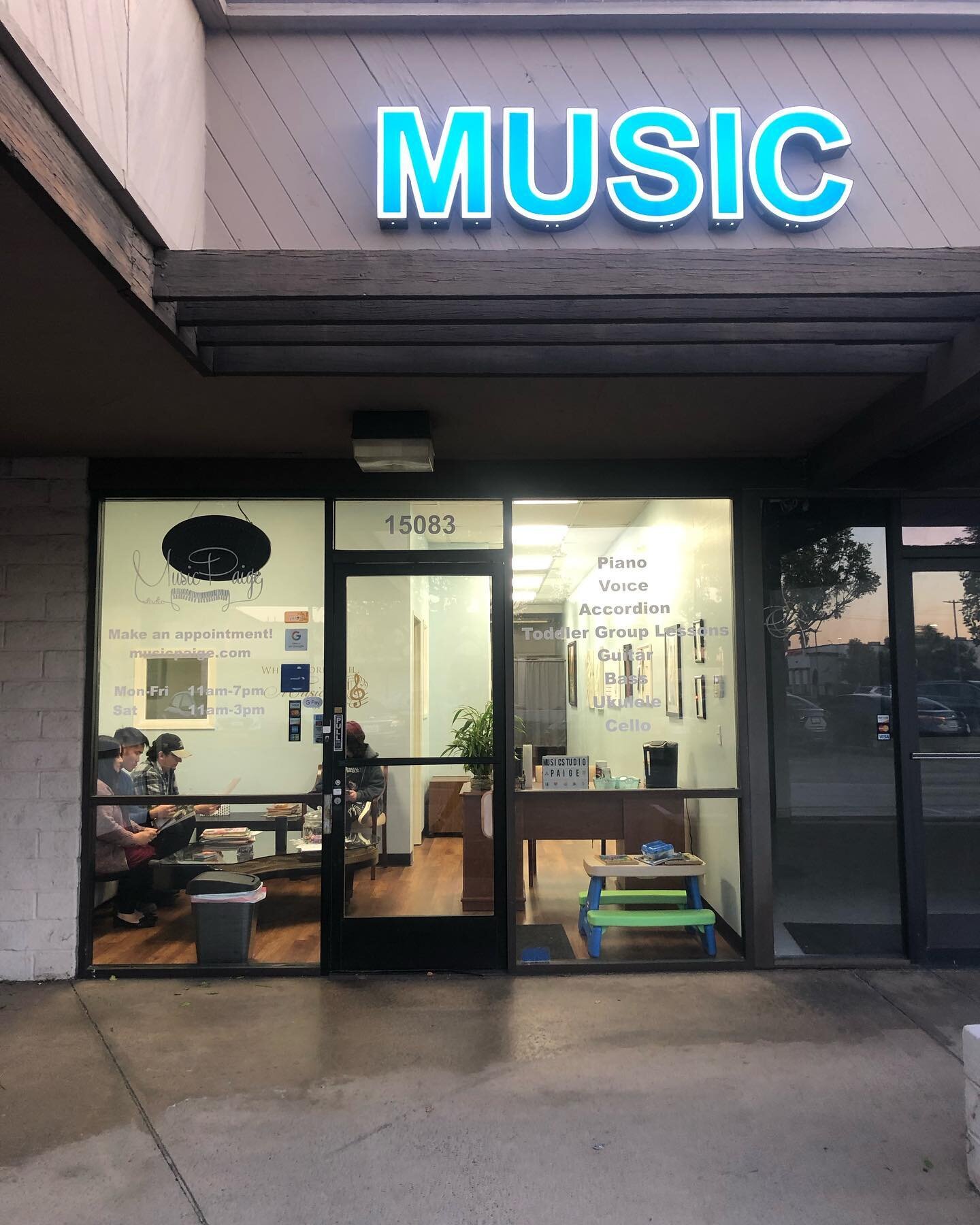 This January our studio turned 3 years old. Swipe for a terrible photo of me when we first opened lol. We opened January 2020 right before the pandemic, and somehow we are still standing. It&rsquo;s been a stressful, but also very rewarding journey, 