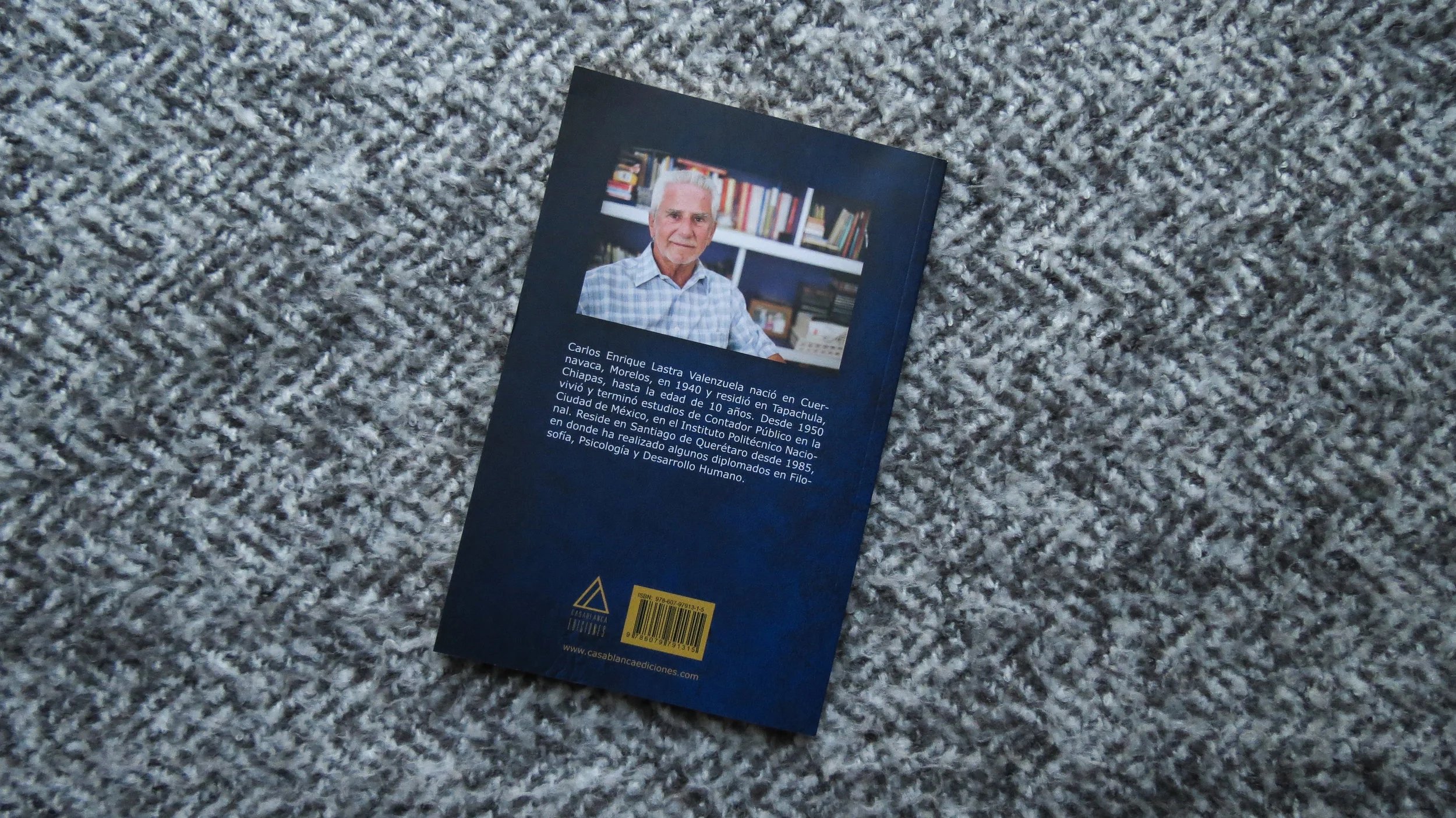 Libro_Nada es Mío-2.jpg