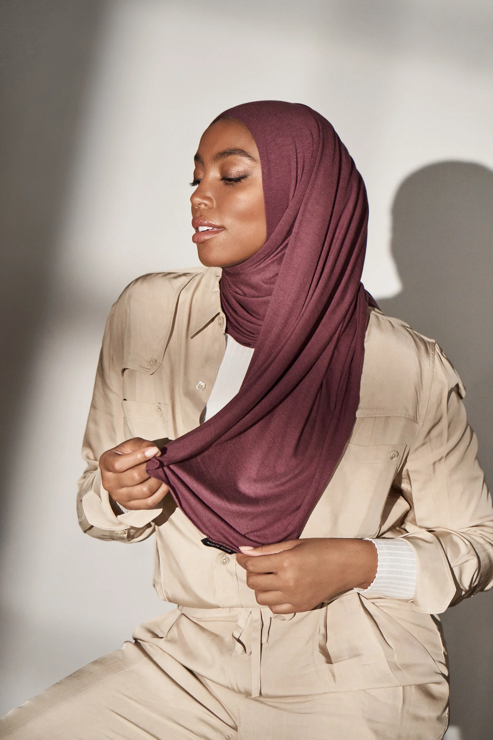 10 - Raisin DSC01229-HauteHijab-moon_and_river-retouching.jpg