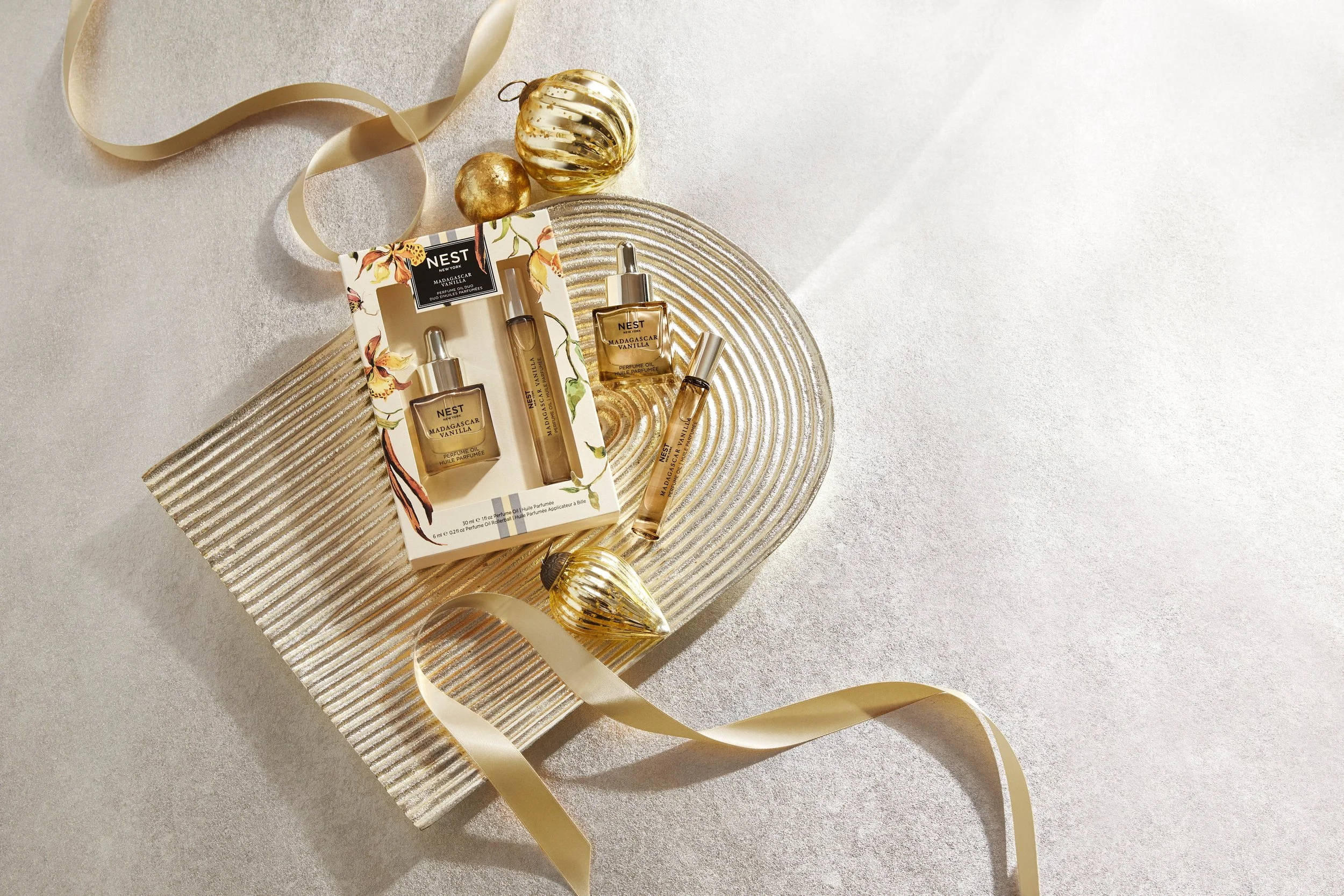 121_Festive_Vanilla_Perfume_Oil_Set_1484_4x5-ret4 copy.jpg