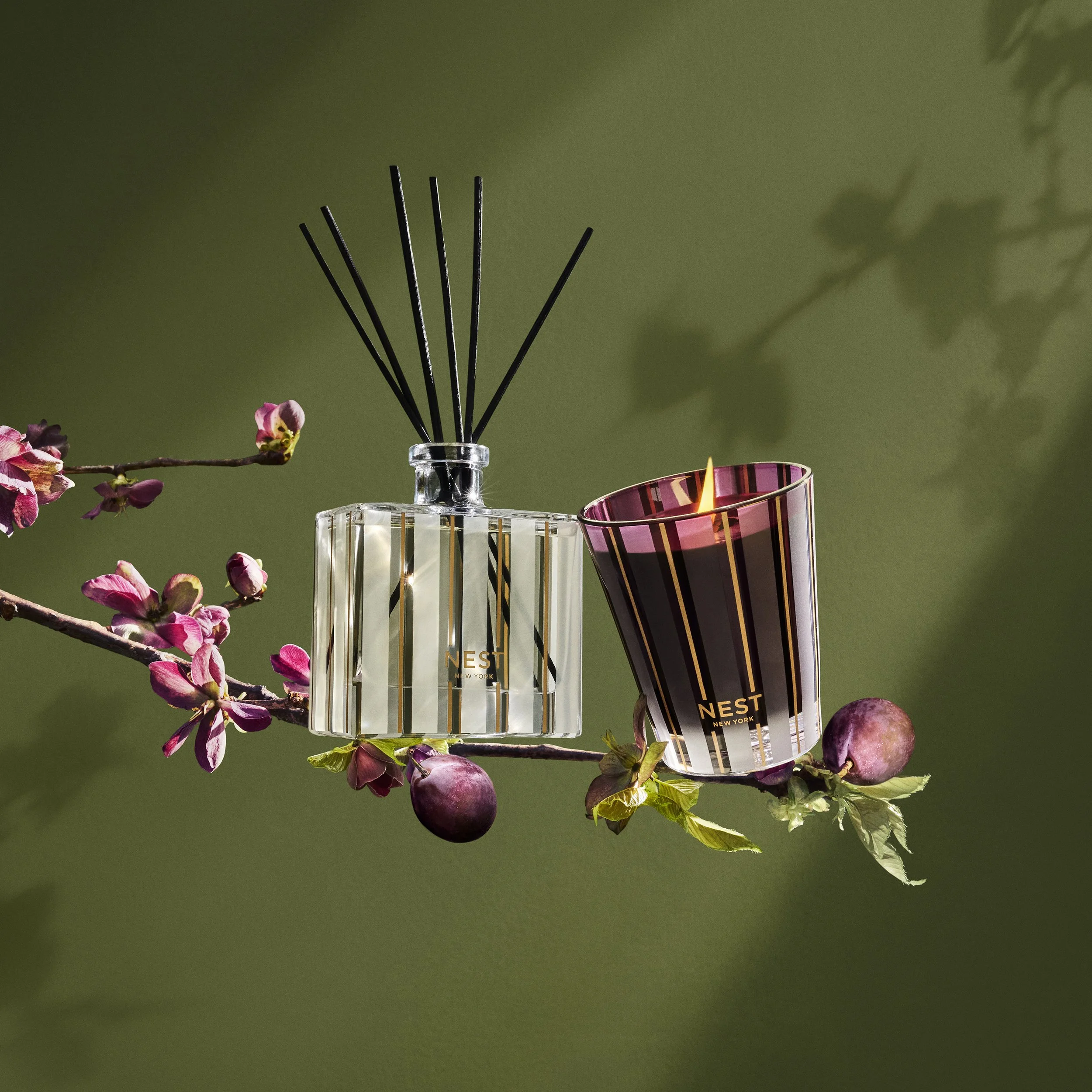 140_NEST_FALL24_AP_CLASSIC_REED_1238_Plate_v2-ret4NestNY_fall_candles_fragrance_2024_campaign_retouching_crop.jpg
