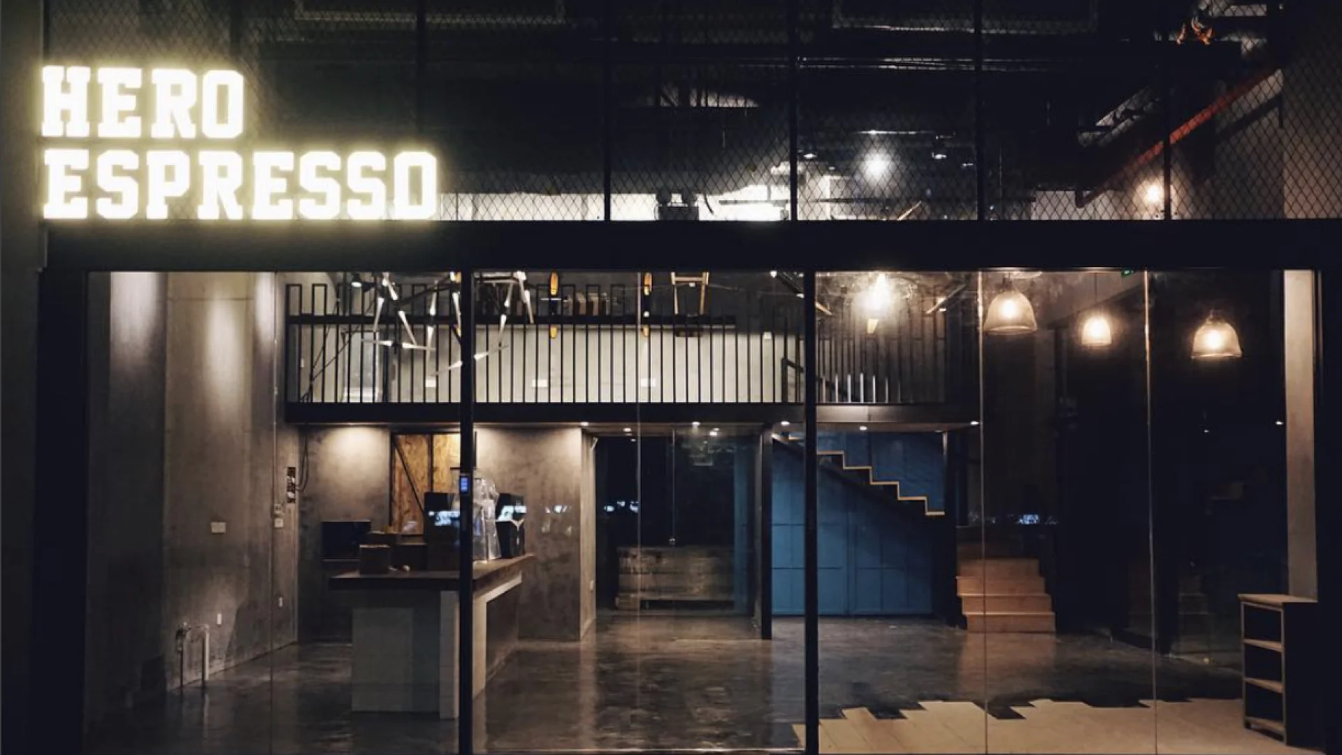 Leon_Portfolio moon_hero.004.jpeg