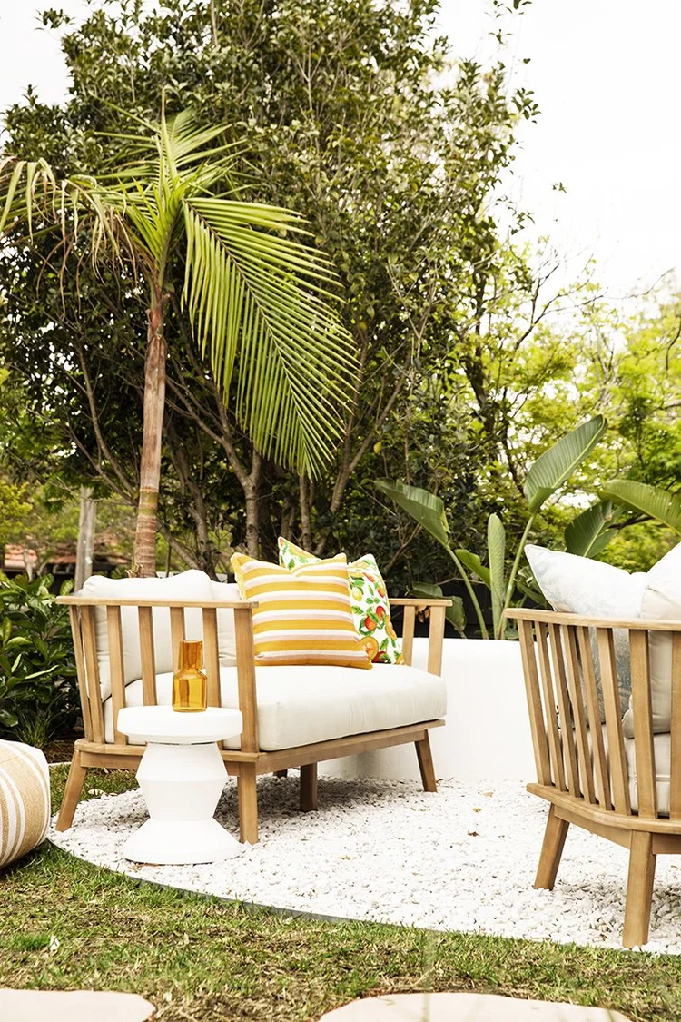 GET THE LOOK FRONT YARD CHRISTMAS 2021 — THREE BIRDS RENOVATIONS