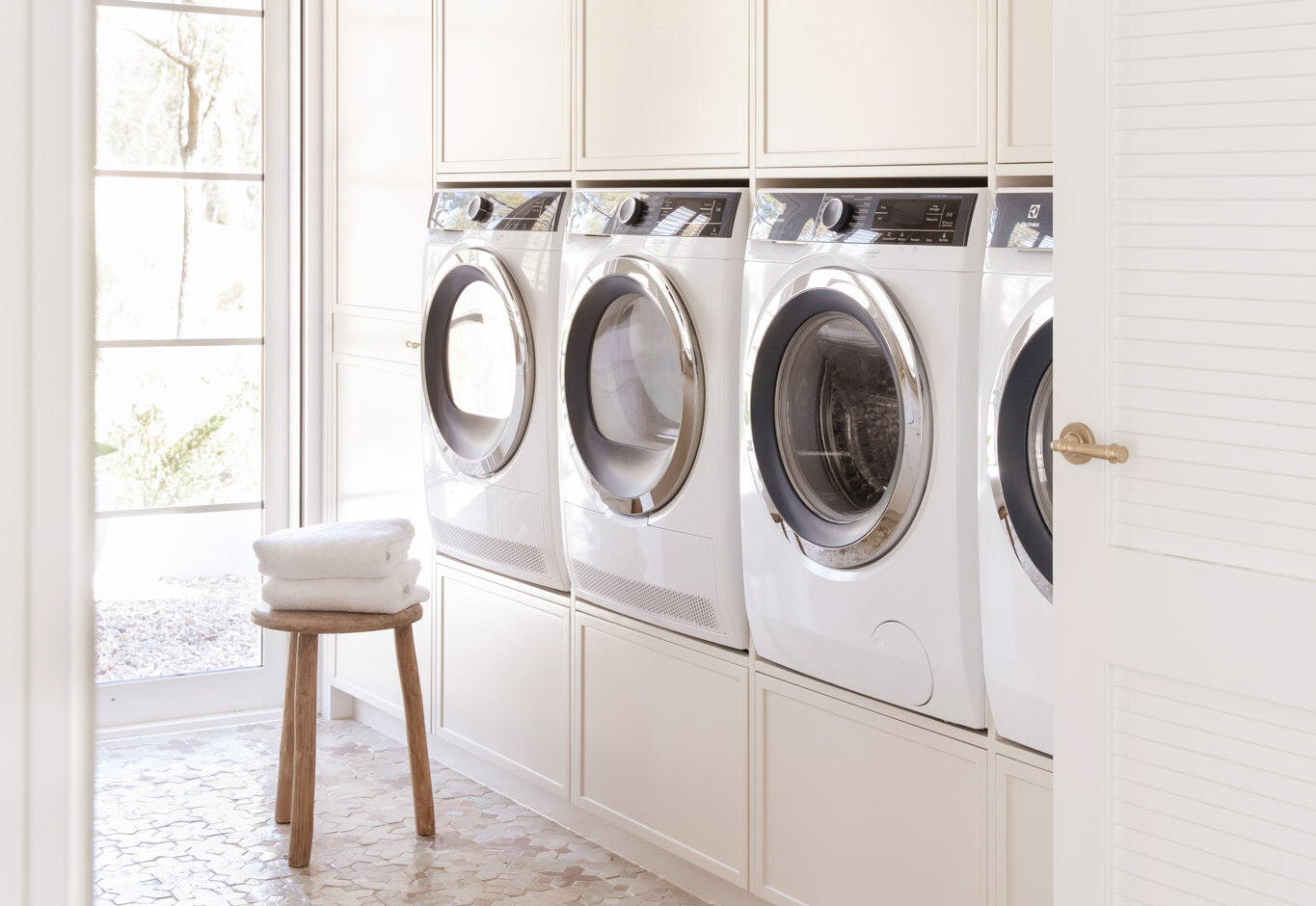 LAUNDRY GOALS: WHERE FORM MEETS FUNCTION — THREE BIRDS RENOVATIONS