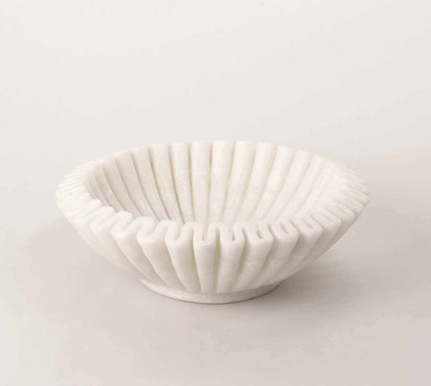 PINEAPPLE TRADERS FLUTED BOWL