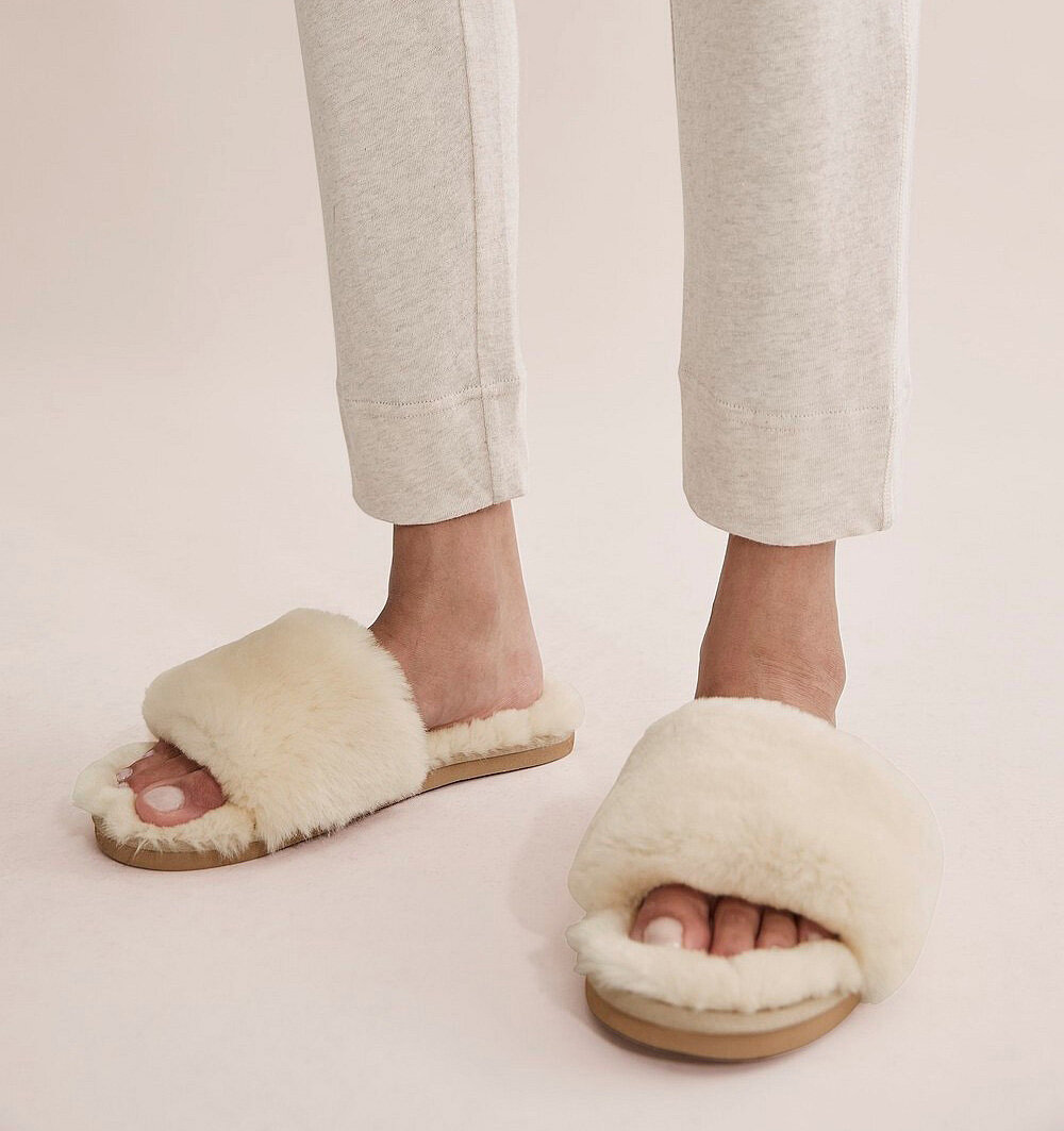 COUNTRY ROAD SHEARLING SLIDES