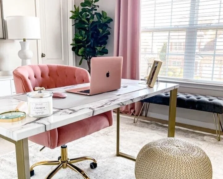 TAKE A PEEK INSIDE THE HOMES OF OUR STYLING SCHOOL STUDENTS