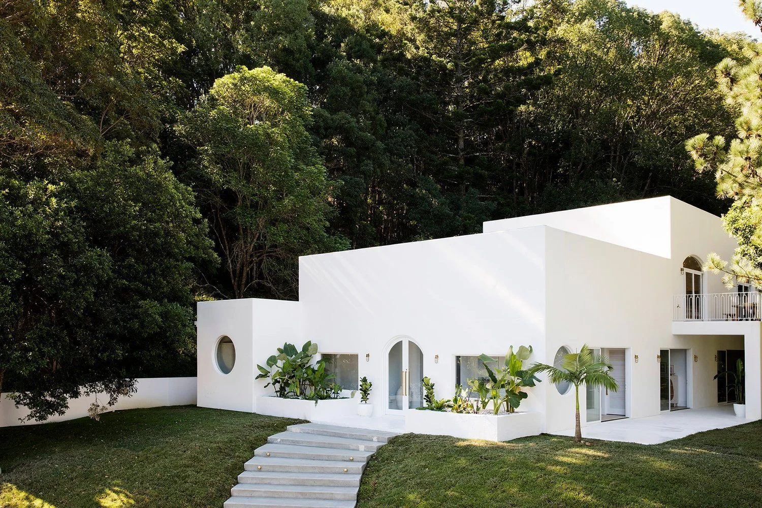 HOW THE WHITE HOUSE HAS STOOD THE TEST OF TIME