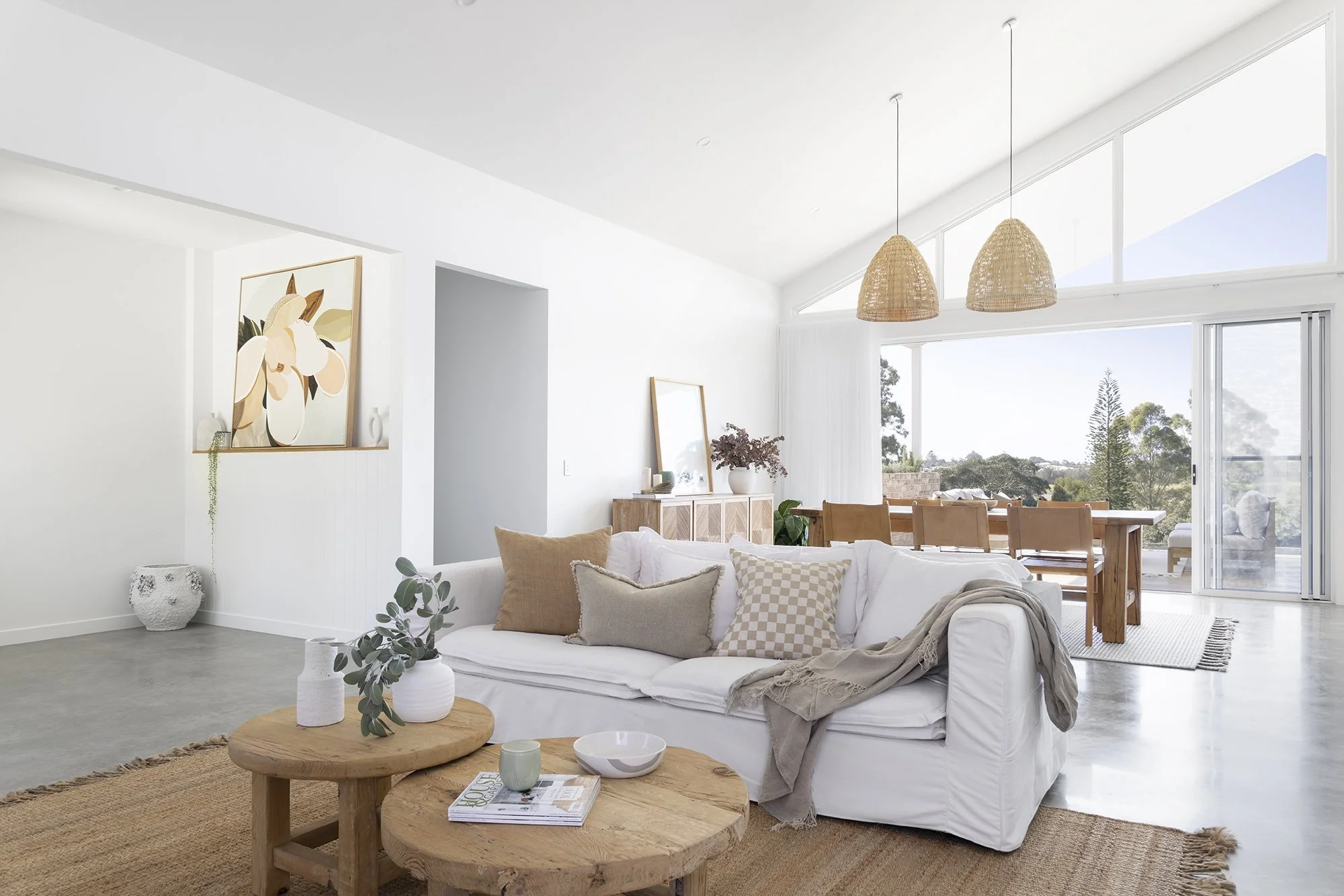 HOW STYLING SCHOOL & GIRL MATH HELPED KATE STYLE HER HOME