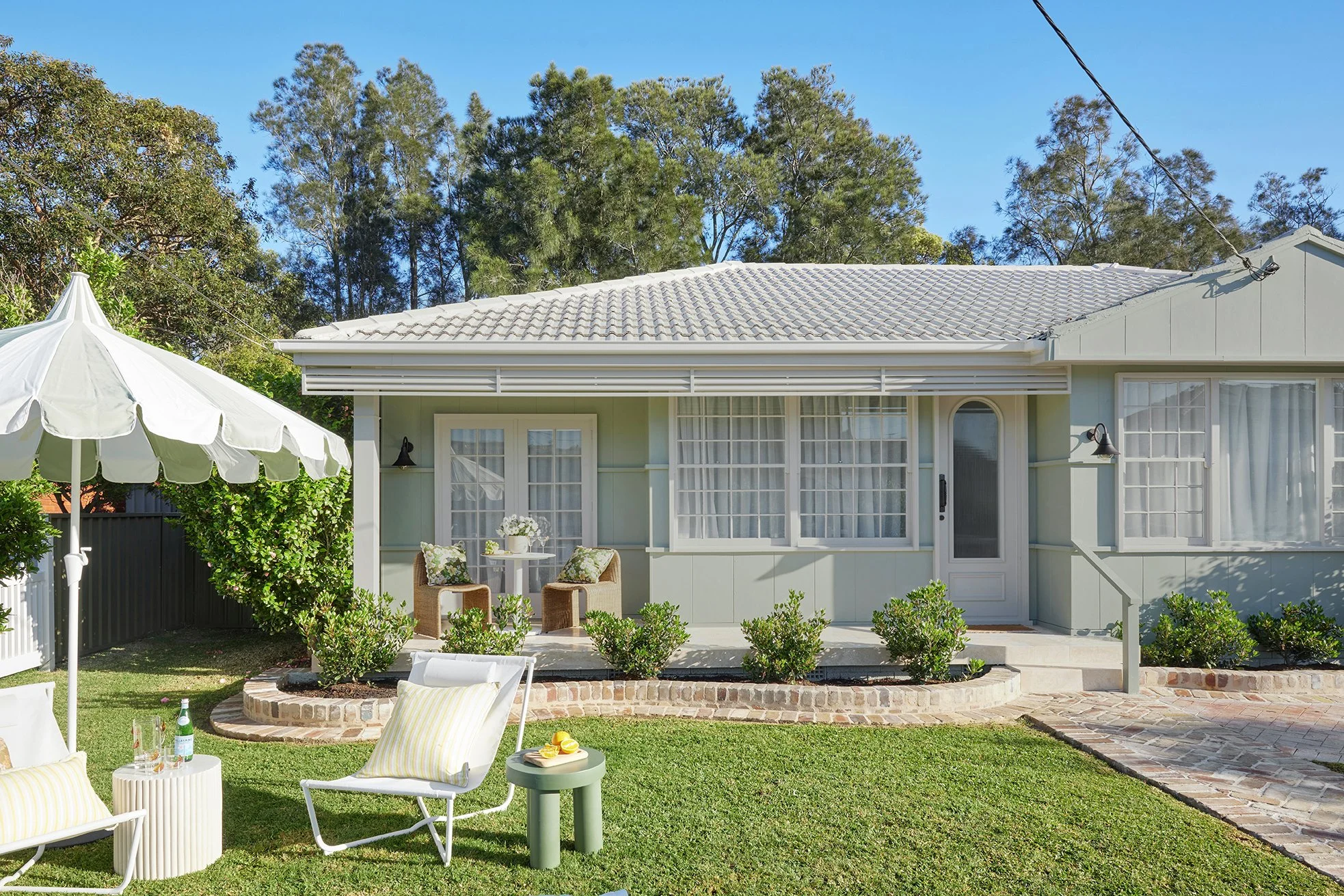 THIS LITTLE COTTAGE HAS HAD QUITE THE GLOW-UP!