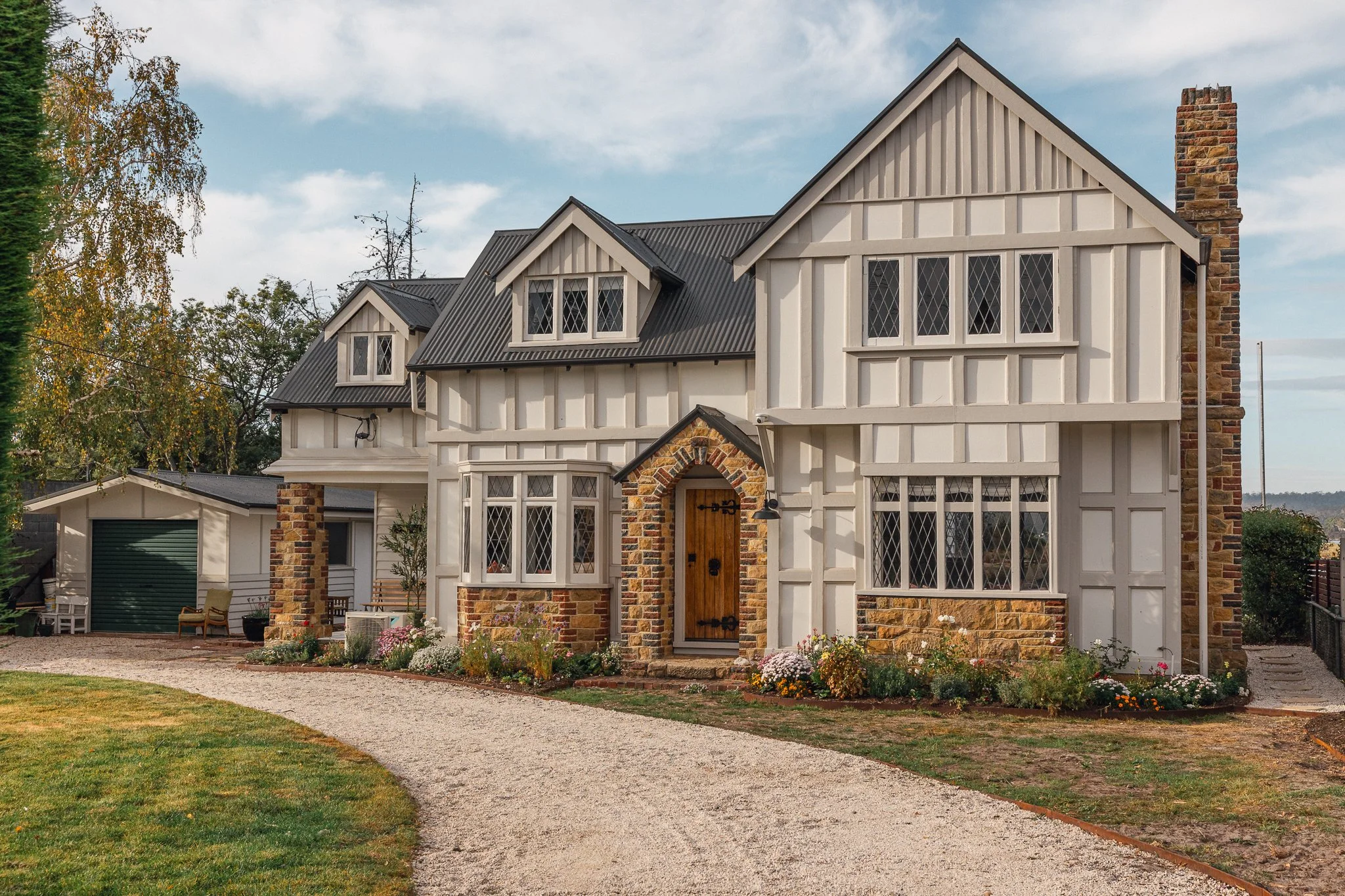 SHE’D NEVER RENOVATED BEFORE. NOW HER HOME IS IN COUNTRY STYLE MAGAZINE