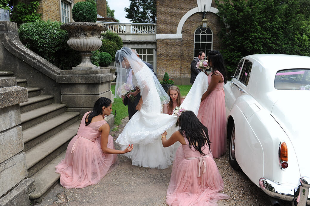 Hampton-court-house-wedding-dress-adjustments.jpg