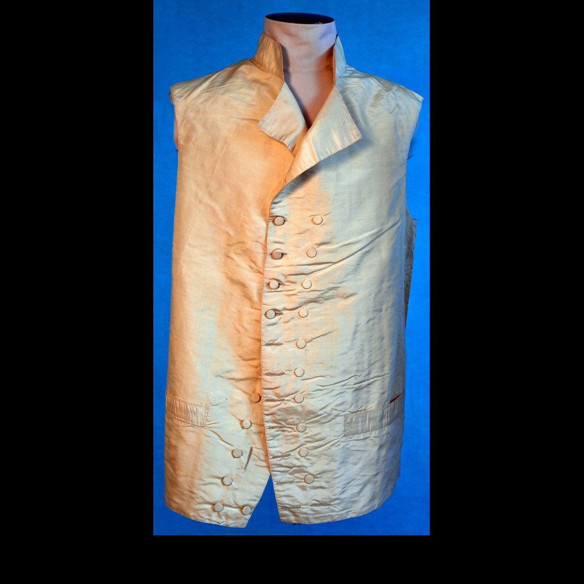 1760 plain cream silk/taffeta double-breasted waistcoat