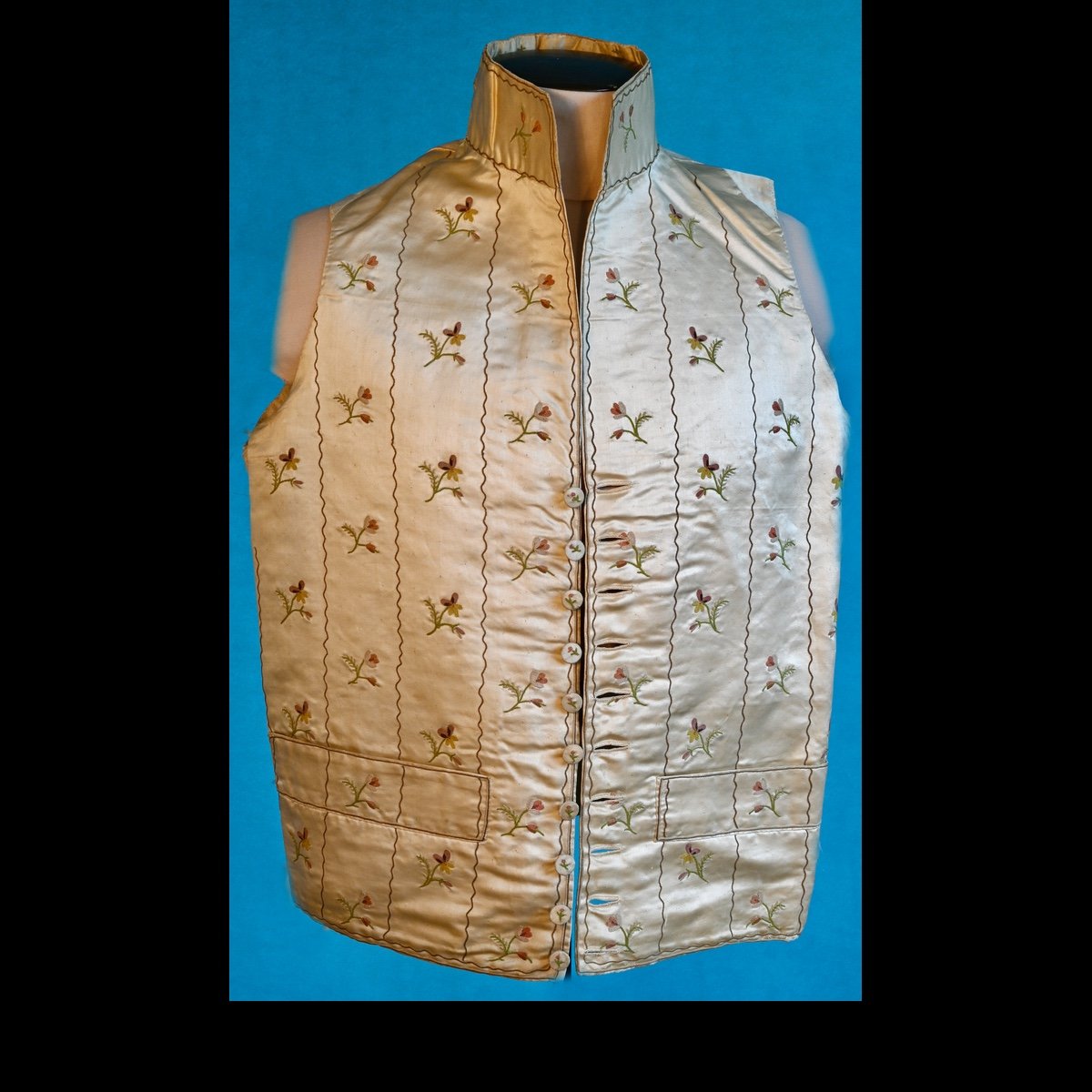 1810 cream silk waistcoat with floral embroidery