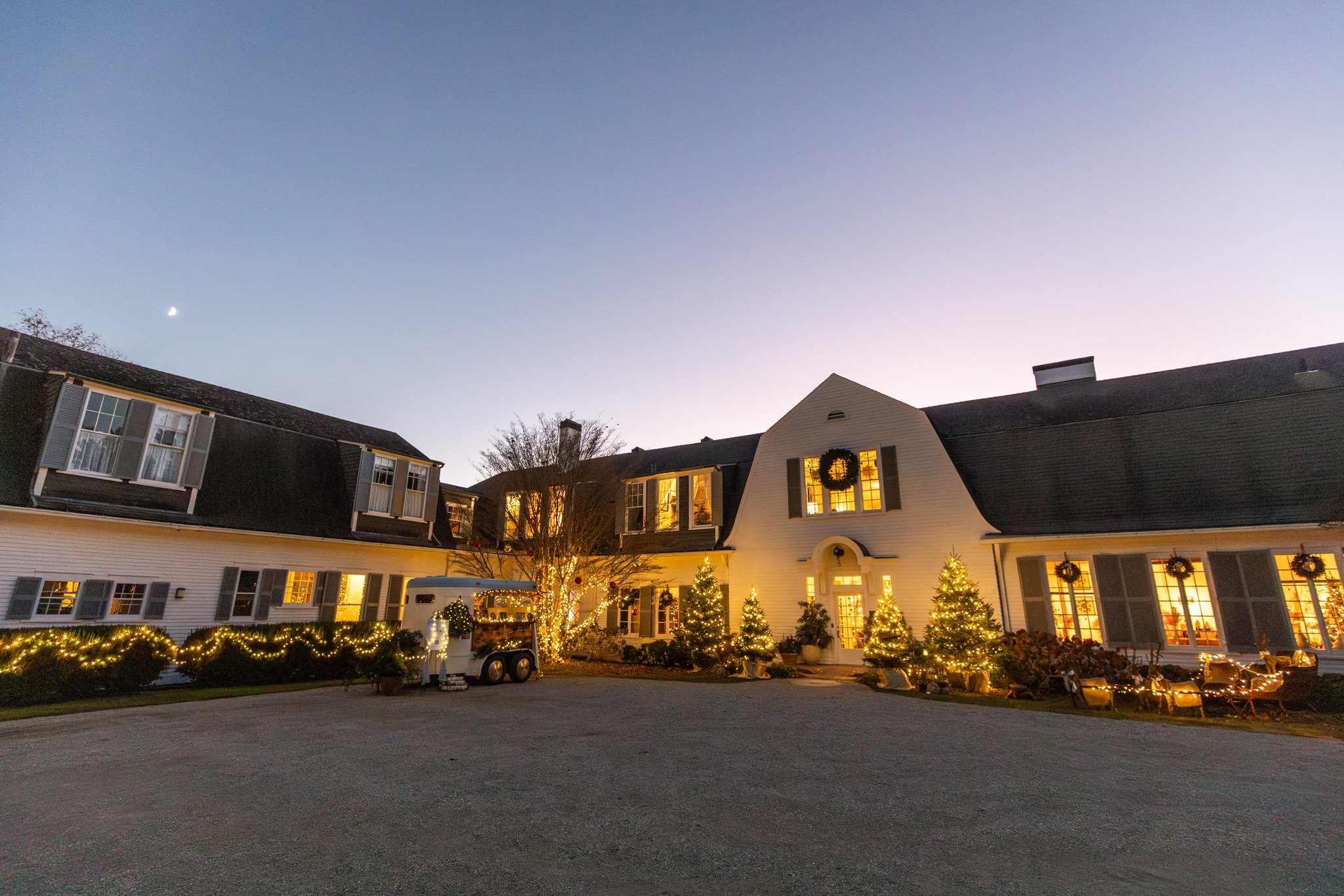 This year's decor for the annual @thefellsestate Christmas at The Fells Decorator Showhouse! 🎄✨ Thank you to Millican's Nursery for allowing us to borrow the evergreens for this setup. A big thank you to our Fine Gardening Team for creating such an 