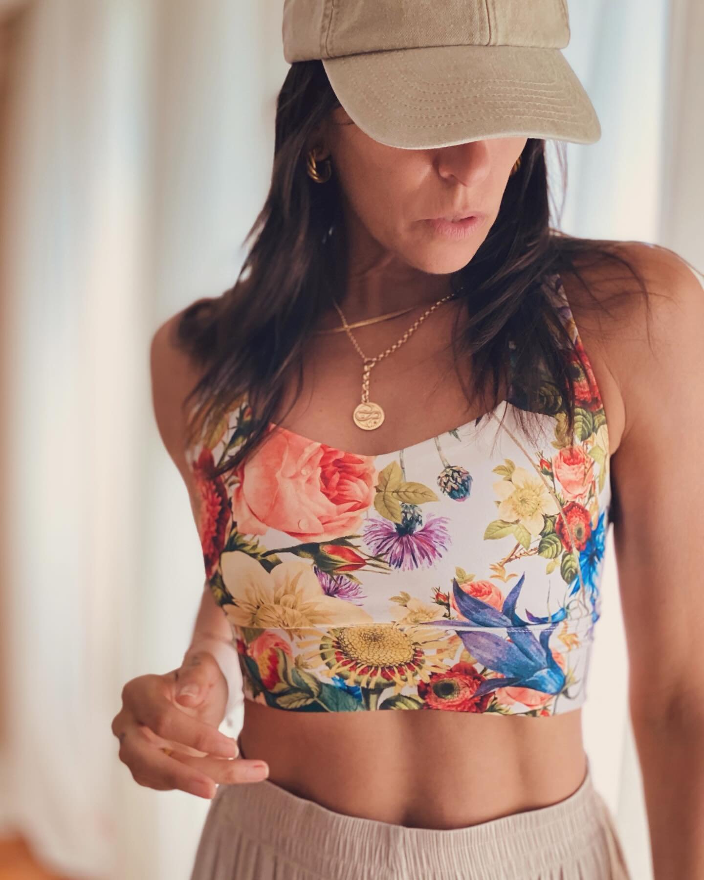 Pretty prints @fortheloveofrockstars 

This sports bra or crop top is super versatile and offers the most comfortable fit! It&rsquo;s supportive, soft, and holds you in all the right places. I&rsquo;m wearing a size small, and for reference, I&rsquo;
