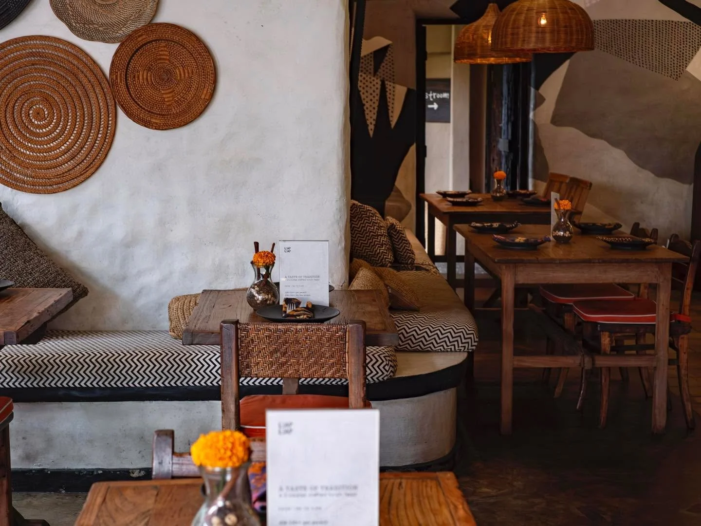 Dig in, taste deep &mdash; the spice, the soul, the stories are all served here.

&mdash;
𝐨𝐩𝐞𝐧 𝐝𝐚𝐢𝐥𝐲 𝟏𝟮 𝗽𝐦 𝐭𝐨 𝟏𝟎 𝐩𝐦

𝗥𝗘𝗦𝗘𝗥𝗩𝗔𝗧𝗜𝗢𝗡
Online: 𝐰𝐰𝐰.𝐥𝐢𝐚𝐩𝐥𝐢𝐚𝐩.𝐜𝐨𝐦
Call: +𝟲𝟮 𝟯𝟲𝟭 𝟵𝟬𝟴 𝟬𝟴𝟬𝟬
WhatsApp: +𝟔𝟐 ?