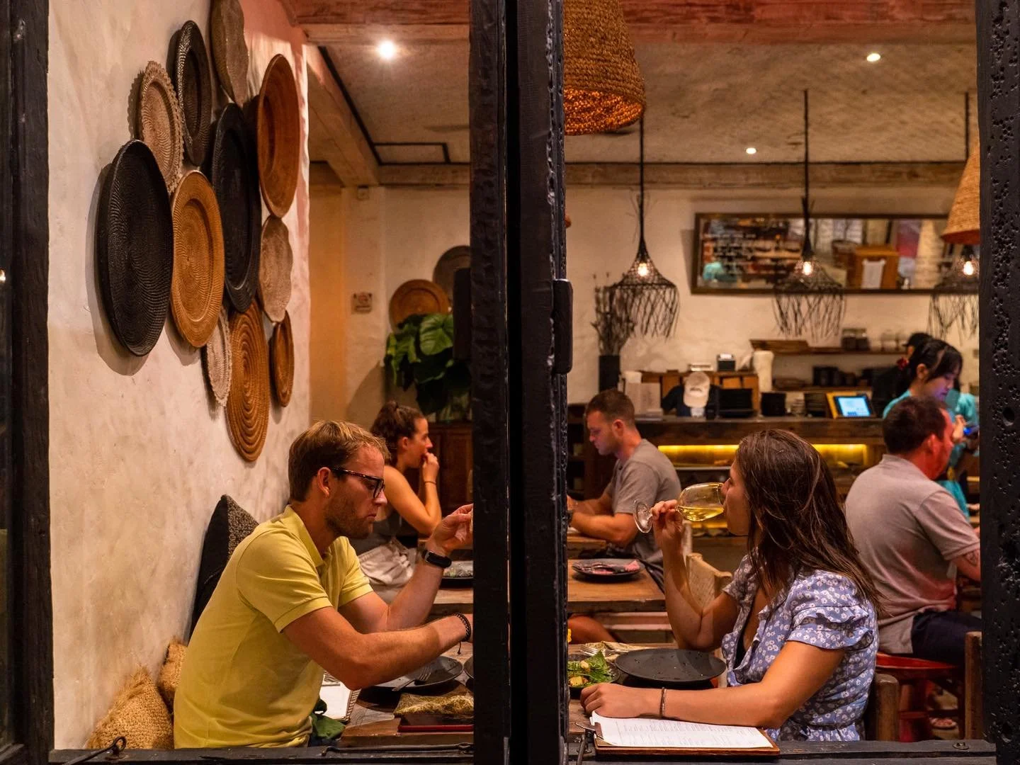 A little mood lighting, a lot of flavor! Come dine, sip, and feast &mdash; your table&rsquo;s waiting.

&mdash;
𝐨𝐩𝐞𝐧 𝐝𝐚𝐢𝐥𝐲 𝟏𝟮 𝗽𝐦 𝐭𝐨 𝟏𝟎 𝐩𝐦

𝗥𝗘𝗦𝗘𝗥𝗩𝗔𝗧𝗜𝗢𝗡
Online: 𝐰𝐰𝐰.𝐥𝐢𝐚𝐩𝐥𝐢𝐚𝐩.𝐜𝐨𝐦
Call: +𝟲𝟮 𝟯𝟲𝟭 𝟵𝟬𝟴 𝟬𝟴